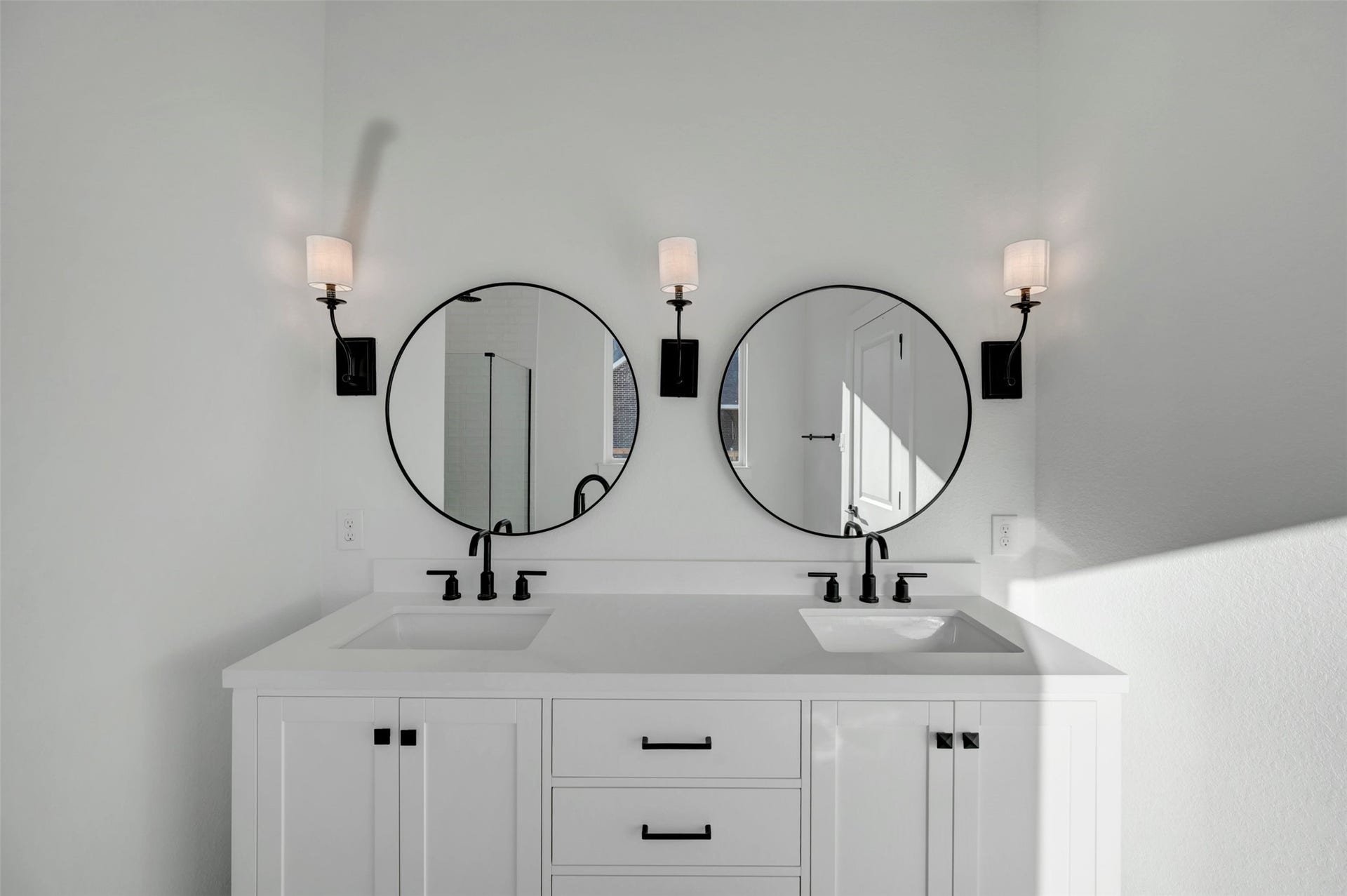 402 Cane Crossing Lake Drive, Sealy, TX 77474 Spa-like primary bath