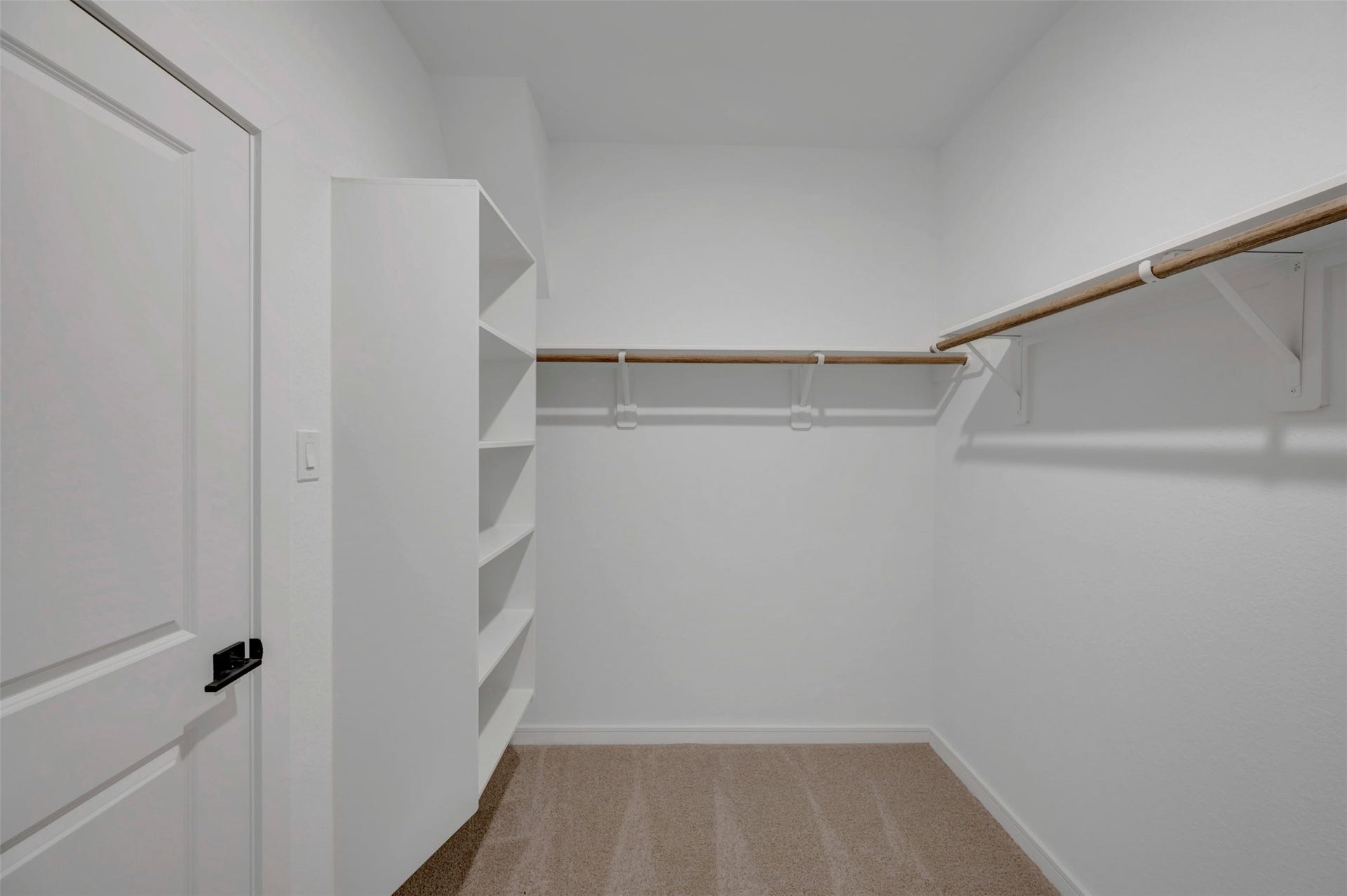 402 Cane Crossing Lake Drive, Sealy, TX 77474 Primary walk-in closet