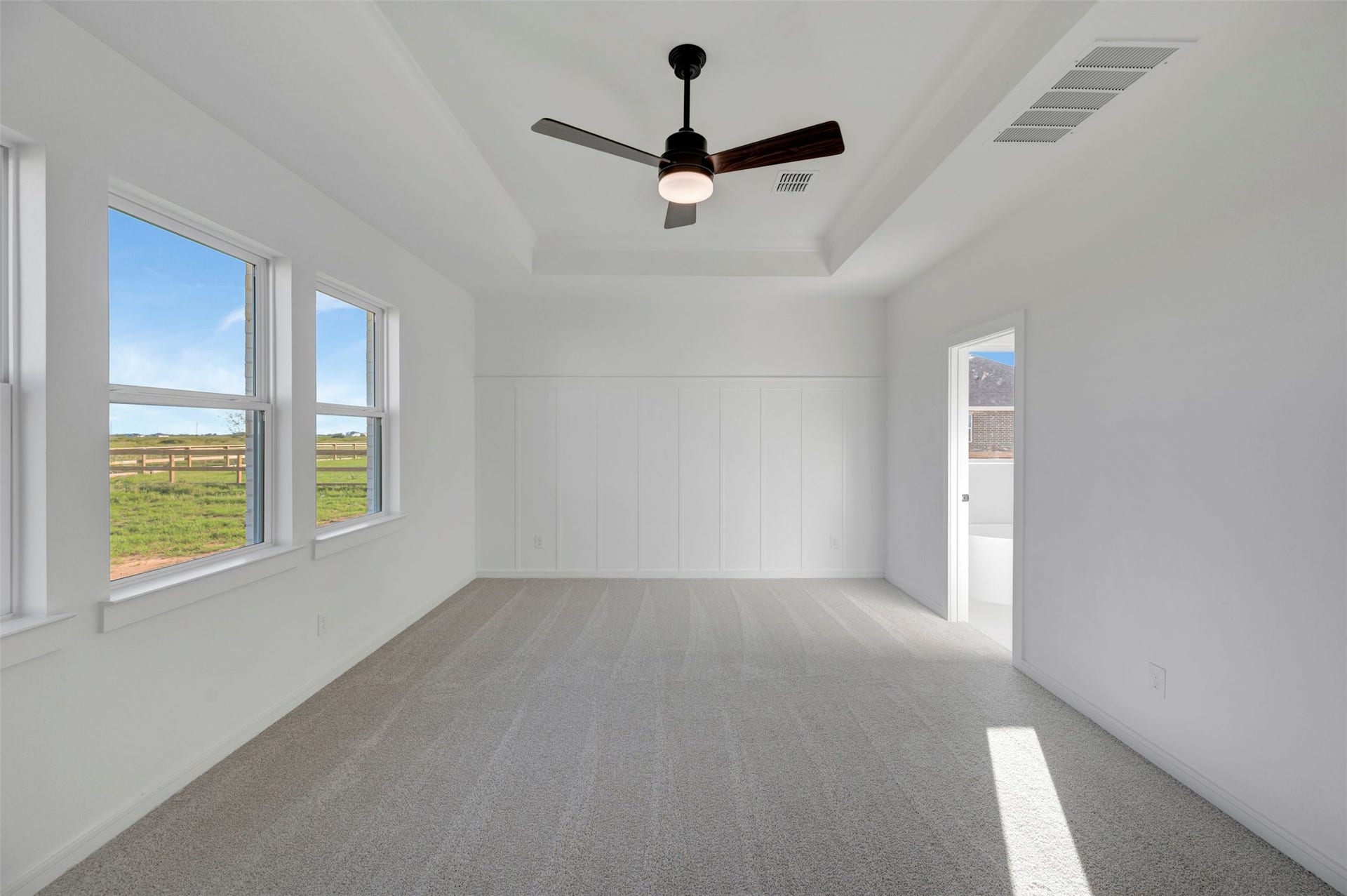 402 Cane Crossing Lake Drive, Sealy, TX 77474 Private primary suite