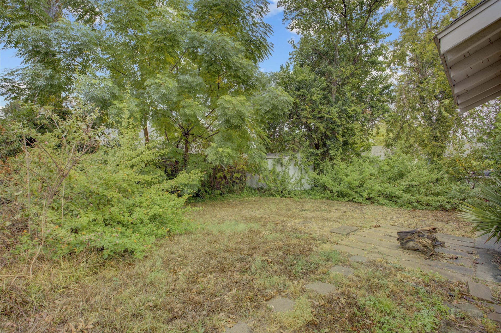 931 Gardner Street, Houston, TX 77009 Backyard