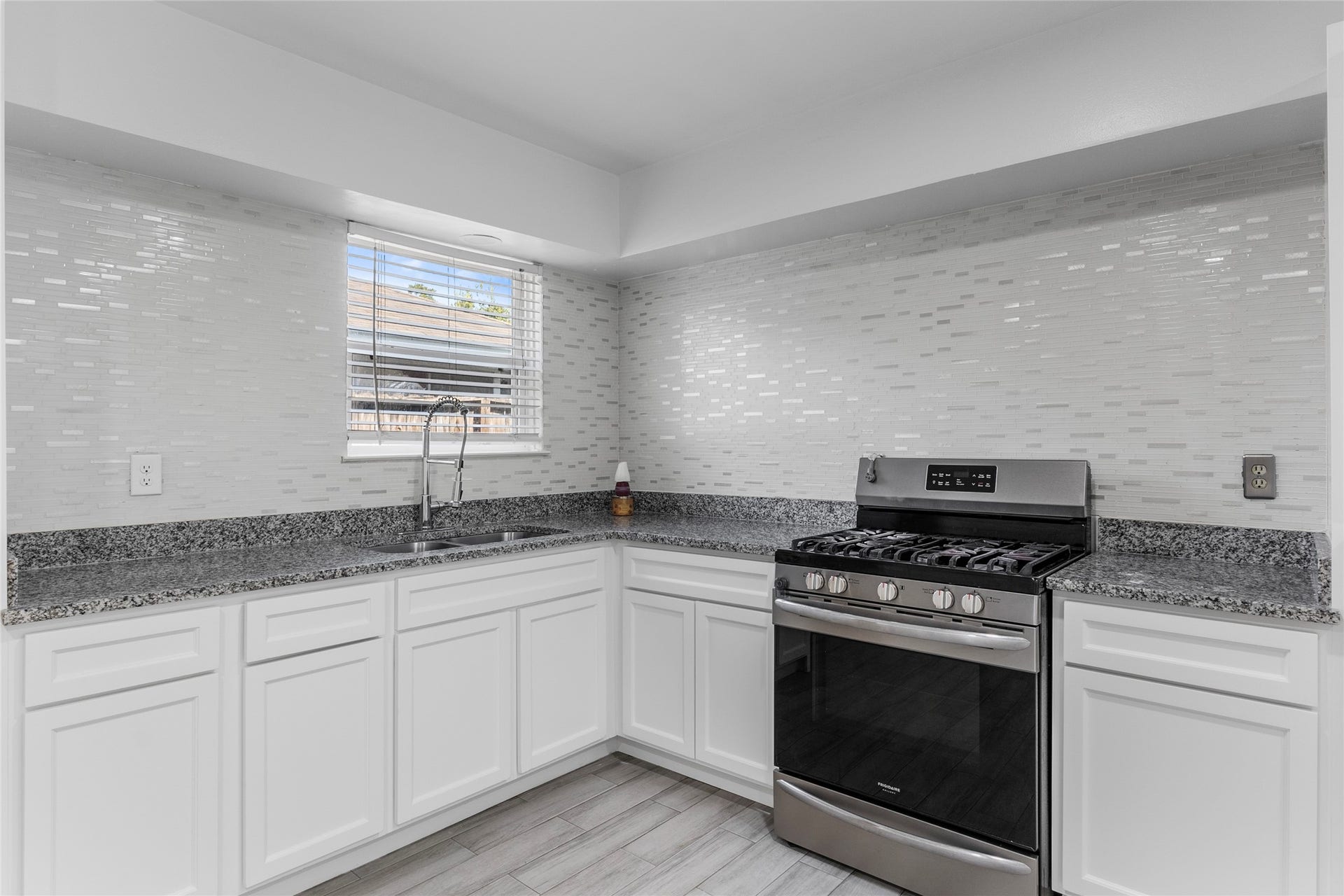 1215 Glenmore Drive, Pasadena, TX 77503 1215 Glenmore Drive, Pasadena, TX 77503