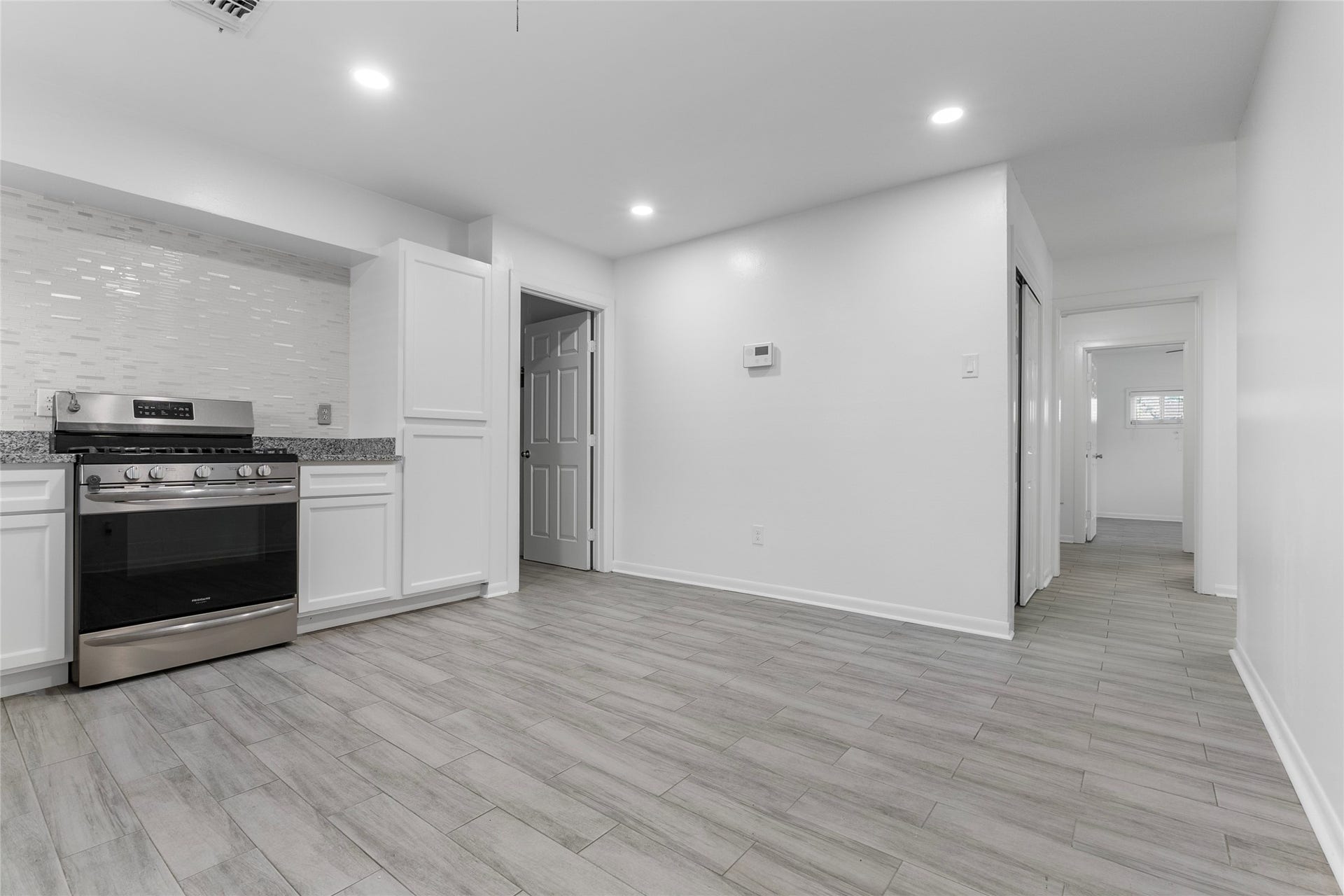 1215 Glenmore Drive, Pasadena, TX 77503 1215 Glenmore Drive, Pasadena, TX 77503
