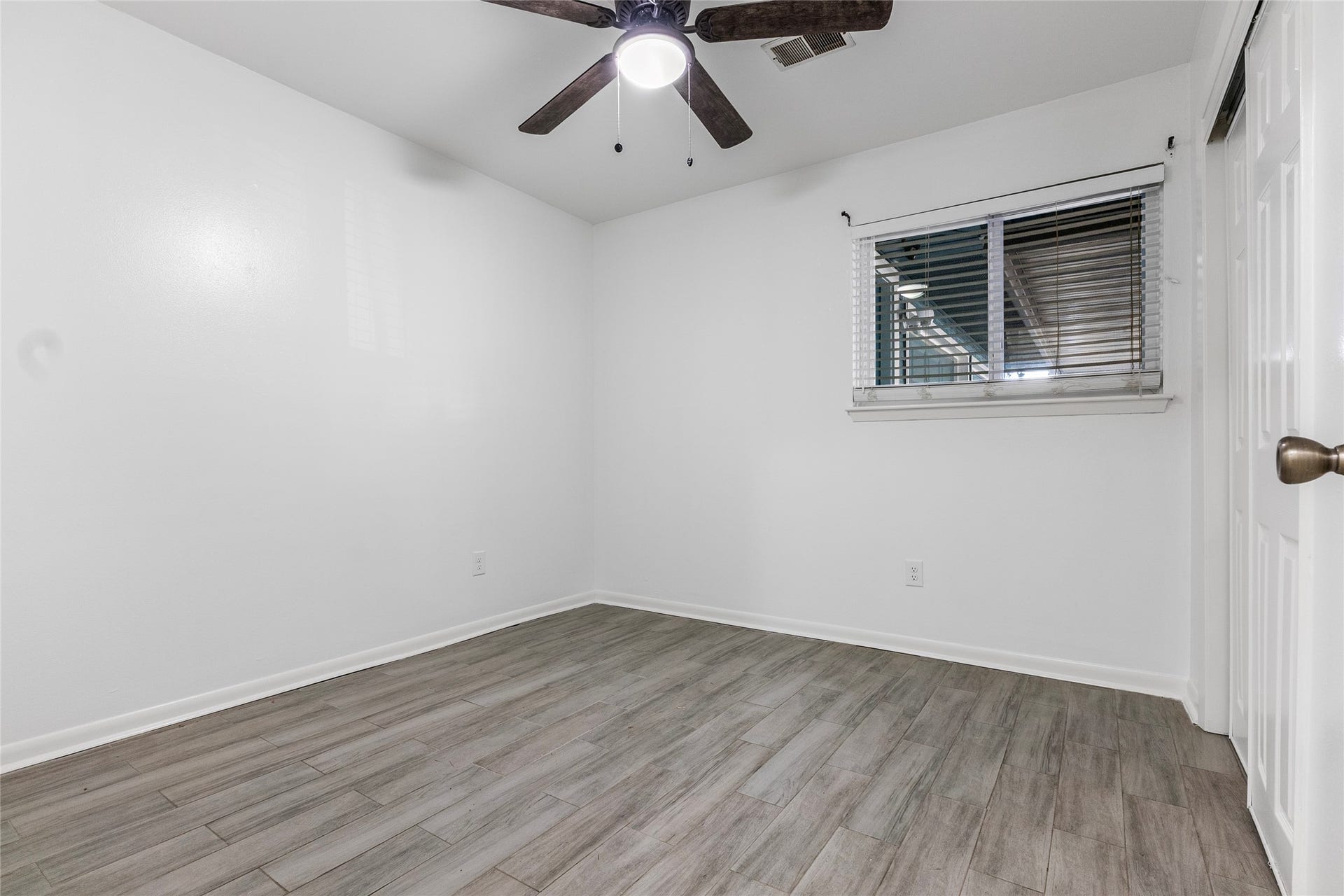 1215 Glenmore Drive, Pasadena, TX 77503 1215 Glenmore Drive, Pasadena, TX 77503