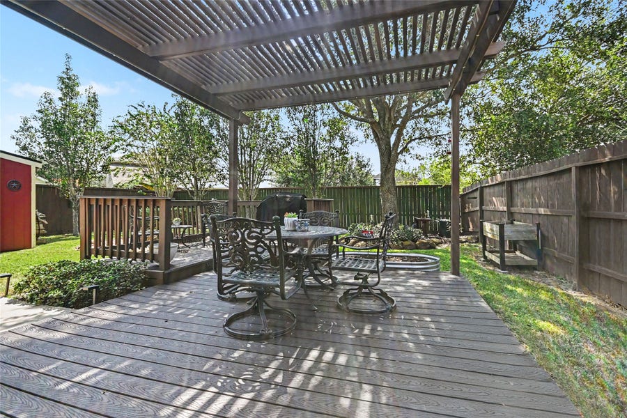 Property photo for 213 Rippling Creek Lane, Alvin, TX