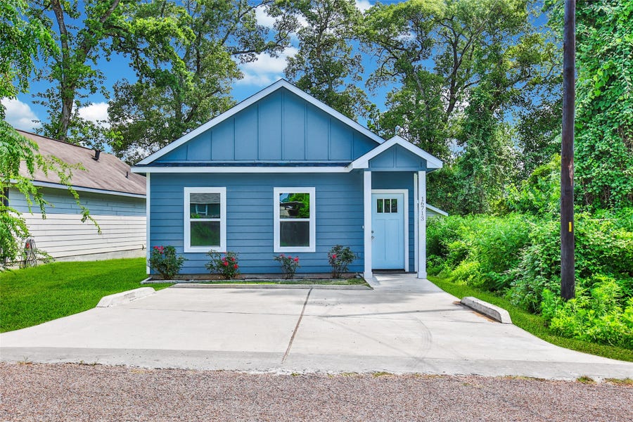 Property photo for 16713 E Ivanhoe, Montgomery, TX