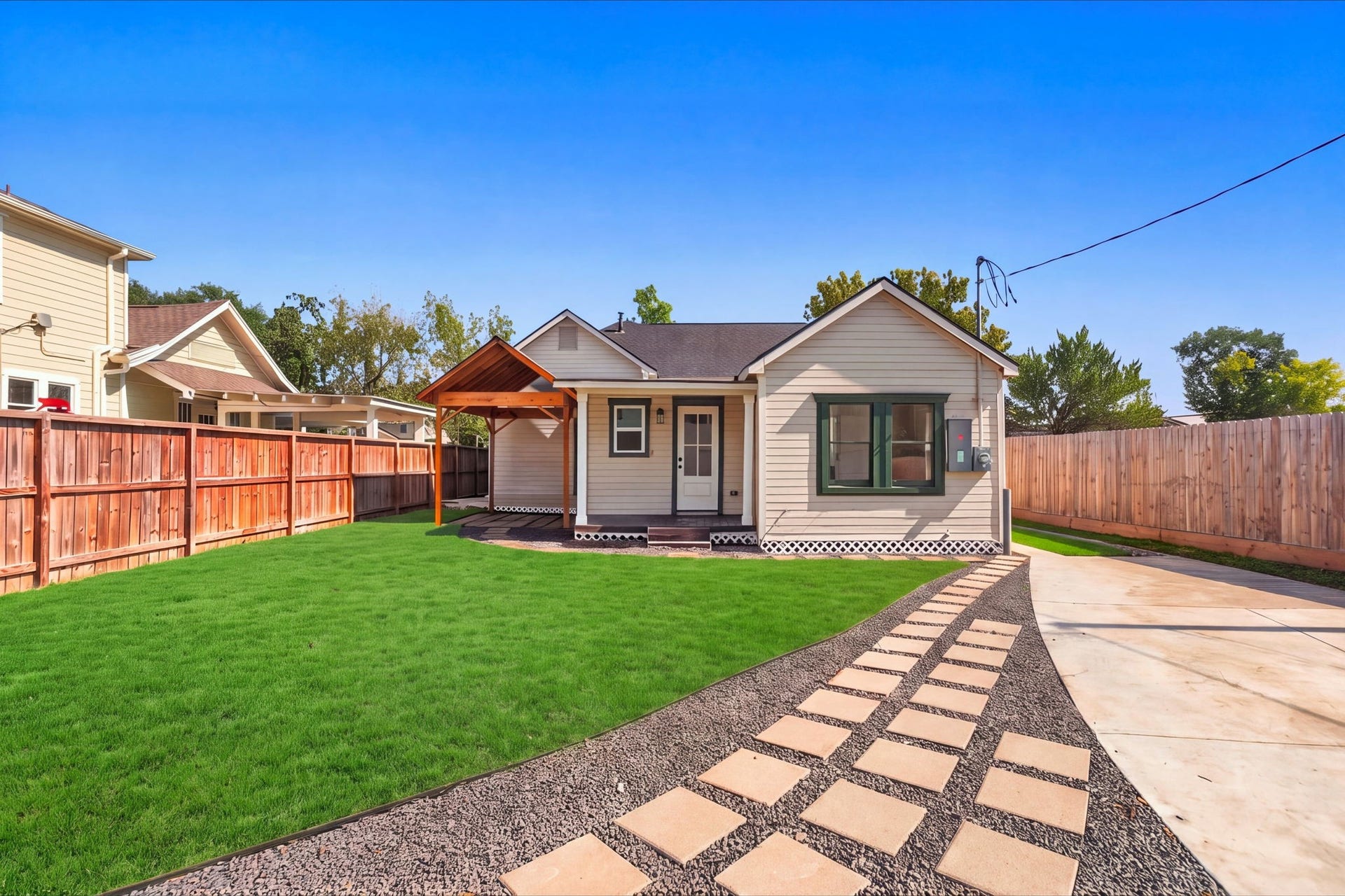 925 Cortlandt Street, Houston, TX 77008 925 Cortlandt Street, Houston, TX 77008