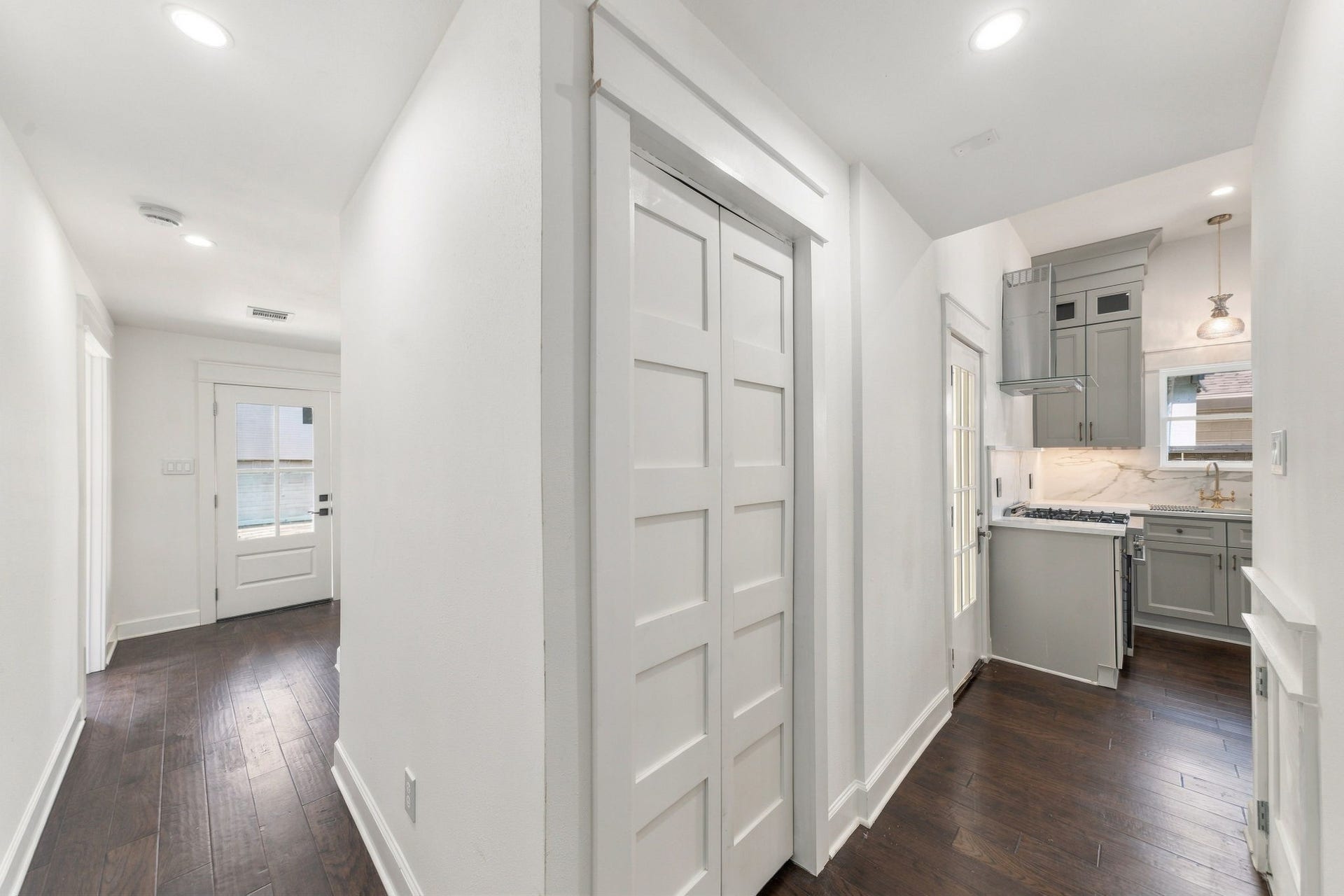 925 Cortlandt Street, Houston, TX 77008 925 Cortlandt Street, Houston, TX 77008