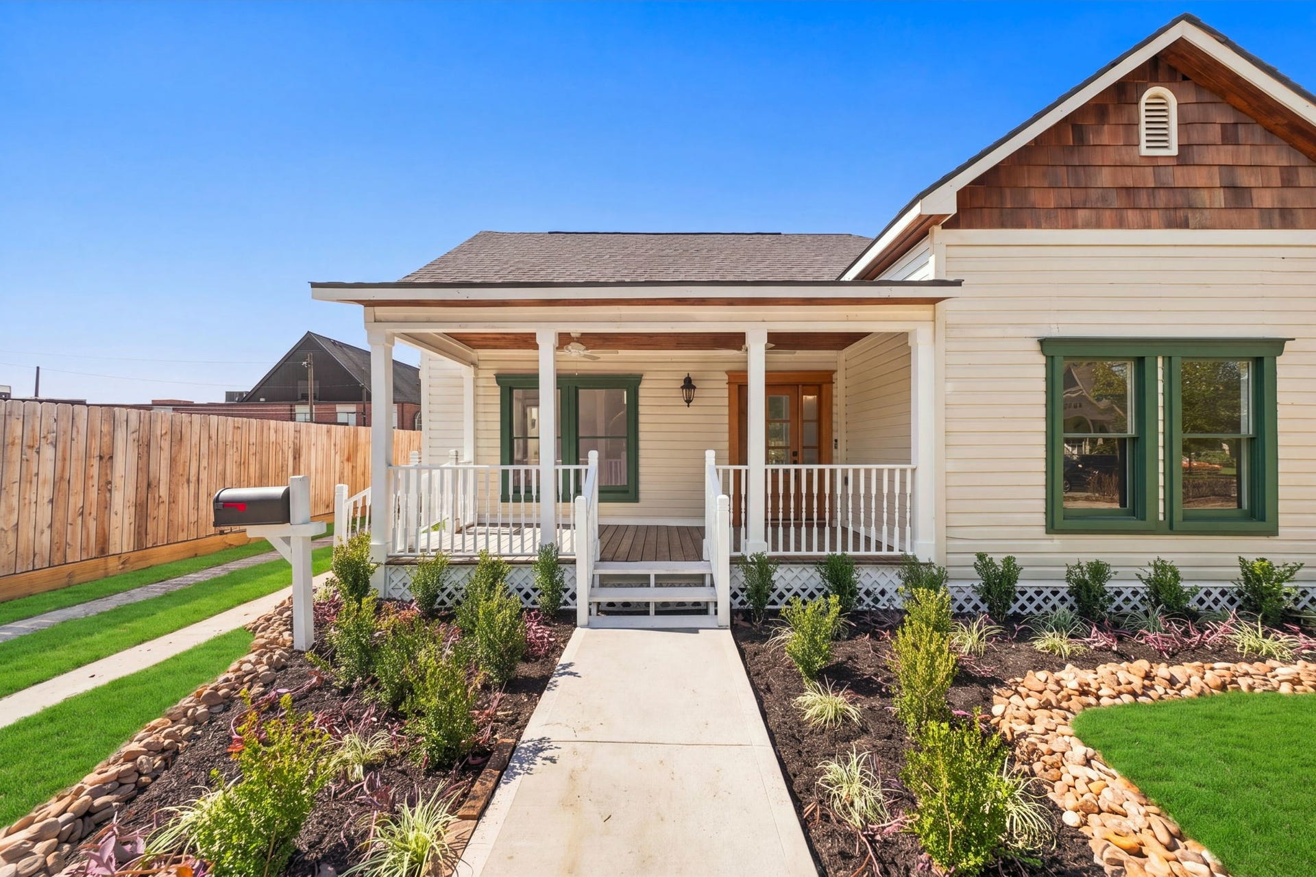 925 Cortlandt Street, Houston, TX 77008 925 Cortlandt Street, Houston, TX 77008