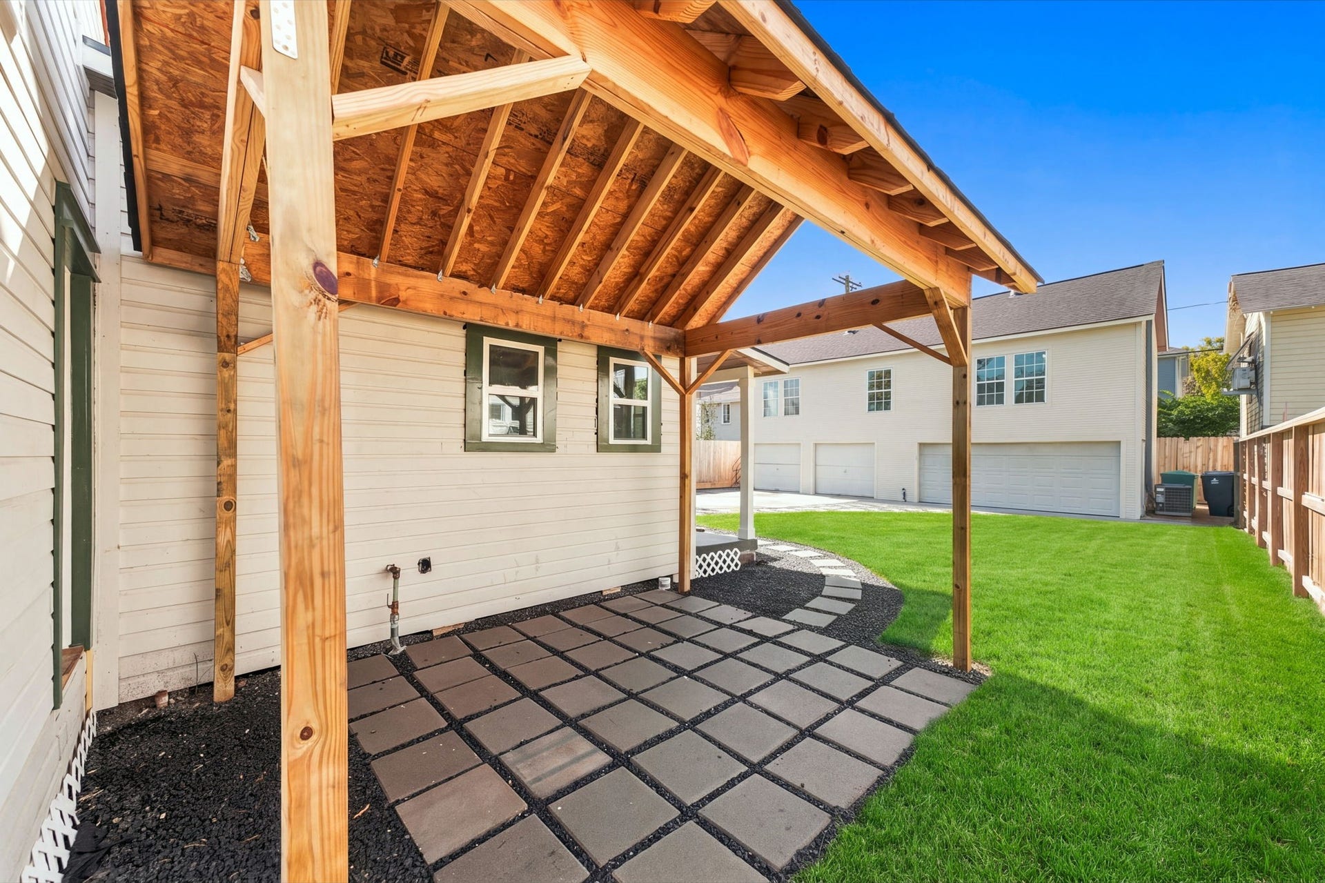 925 Cortlandt Street, Houston, TX 77008 925 Cortlandt Street, Houston, TX 77008