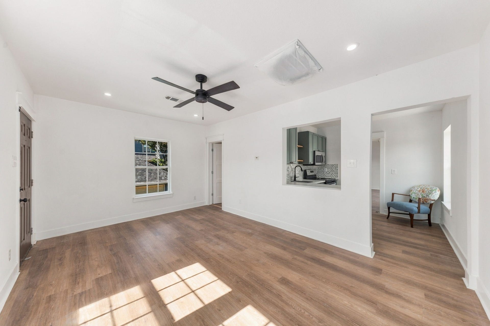 925 Cortlandt Street, Houston, TX 77008 Large Garage Apartment