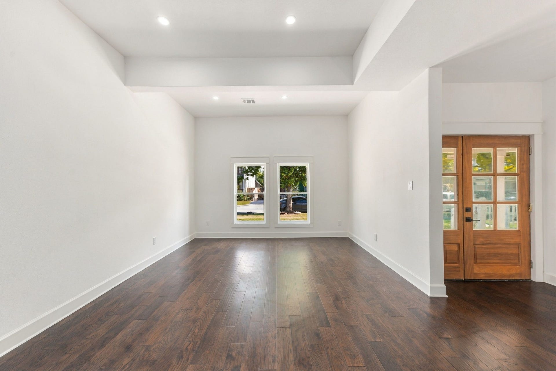 925 Cortlandt Street, Houston, TX 77008 10' ceilings