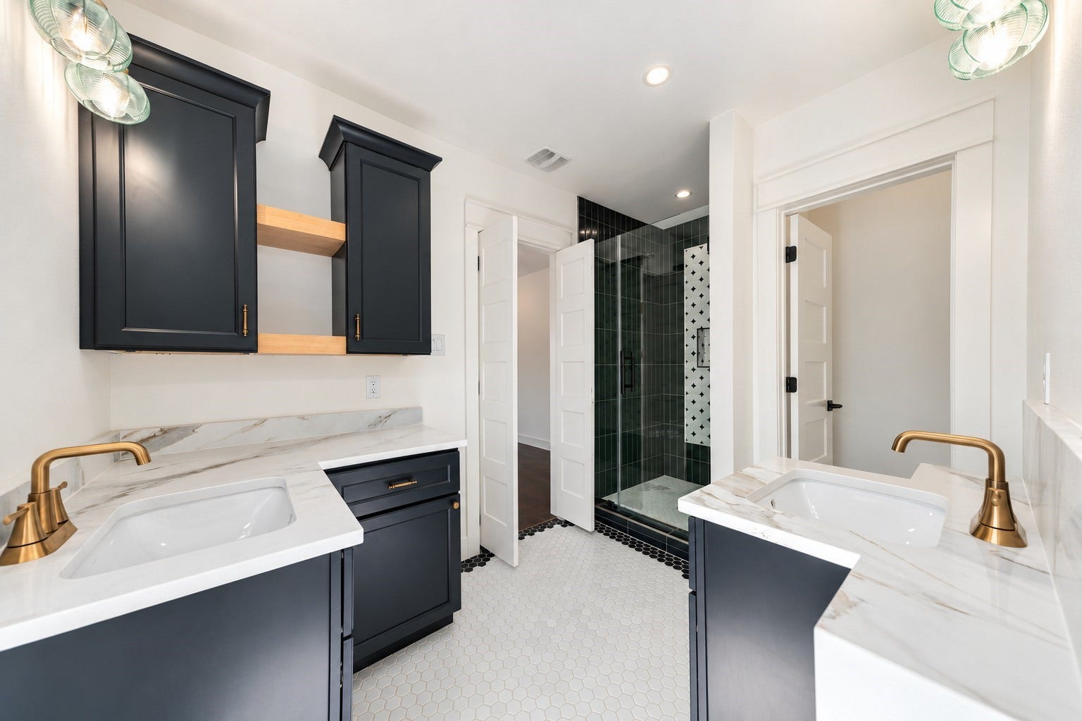 925 Cortlandt Street, Houston, TX 77008 925 Cortlandt Street, Houston, TX 77008