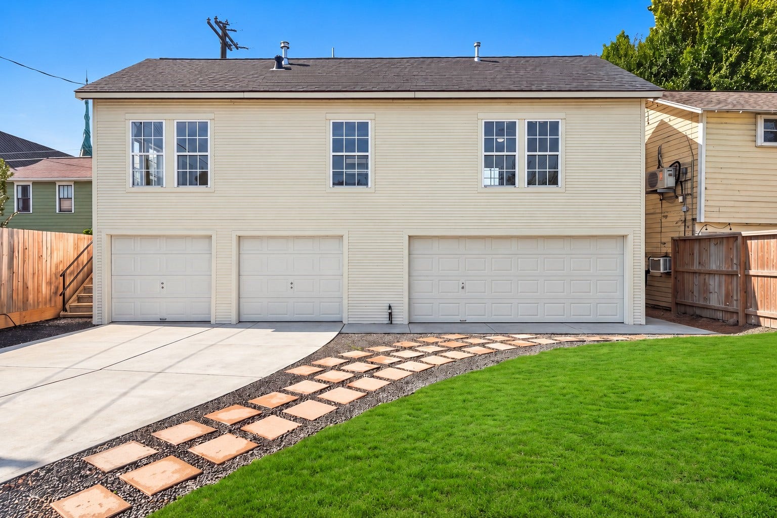 925 Cortlandt Street, Houston, TX 77008 925 Cortlandt Street, Houston, TX 77008