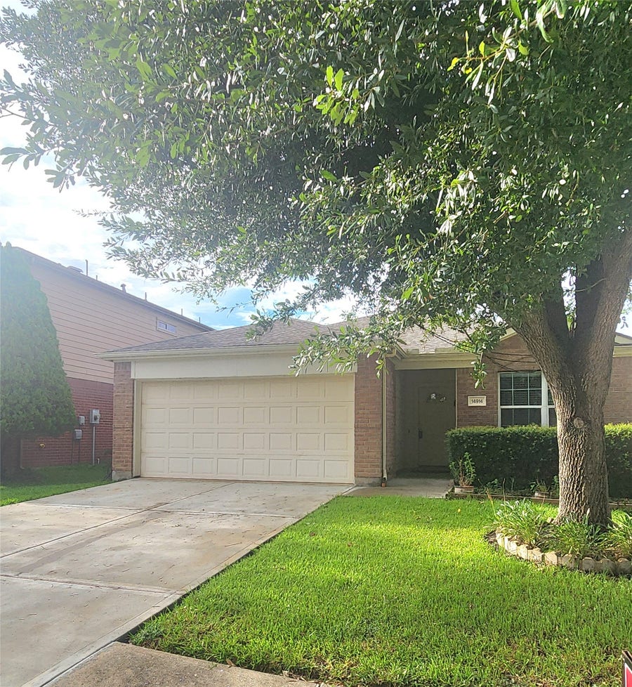 Property photo for 14914 Sugarhollow Drive, Sugar Land, TX