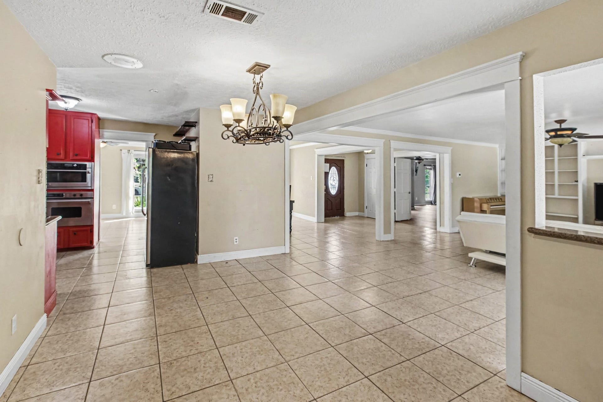The breakfast area off the kitchen and living room