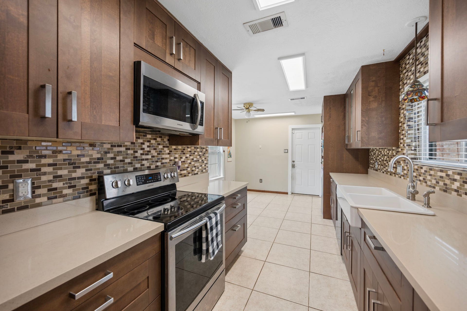 2327 Colonial Ridge Drive, Friendswood, TX 77546 2327 Colonial Ridge Drive, Friendswood, TX 77546