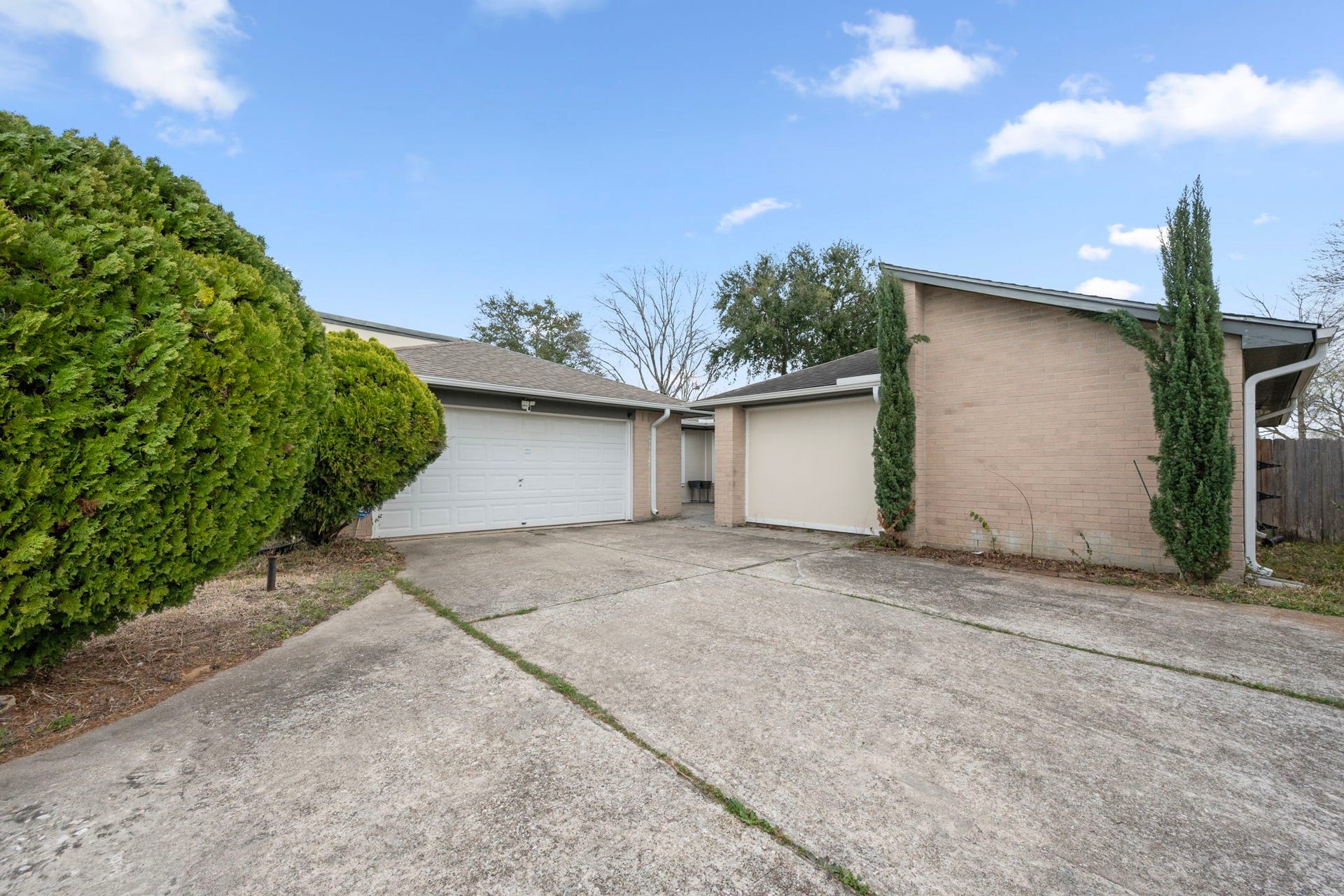 2327 Colonial Ridge Drive, Friendswood, TX 77546 2327 Colonial Ridge Drive, Friendswood, TX 77546