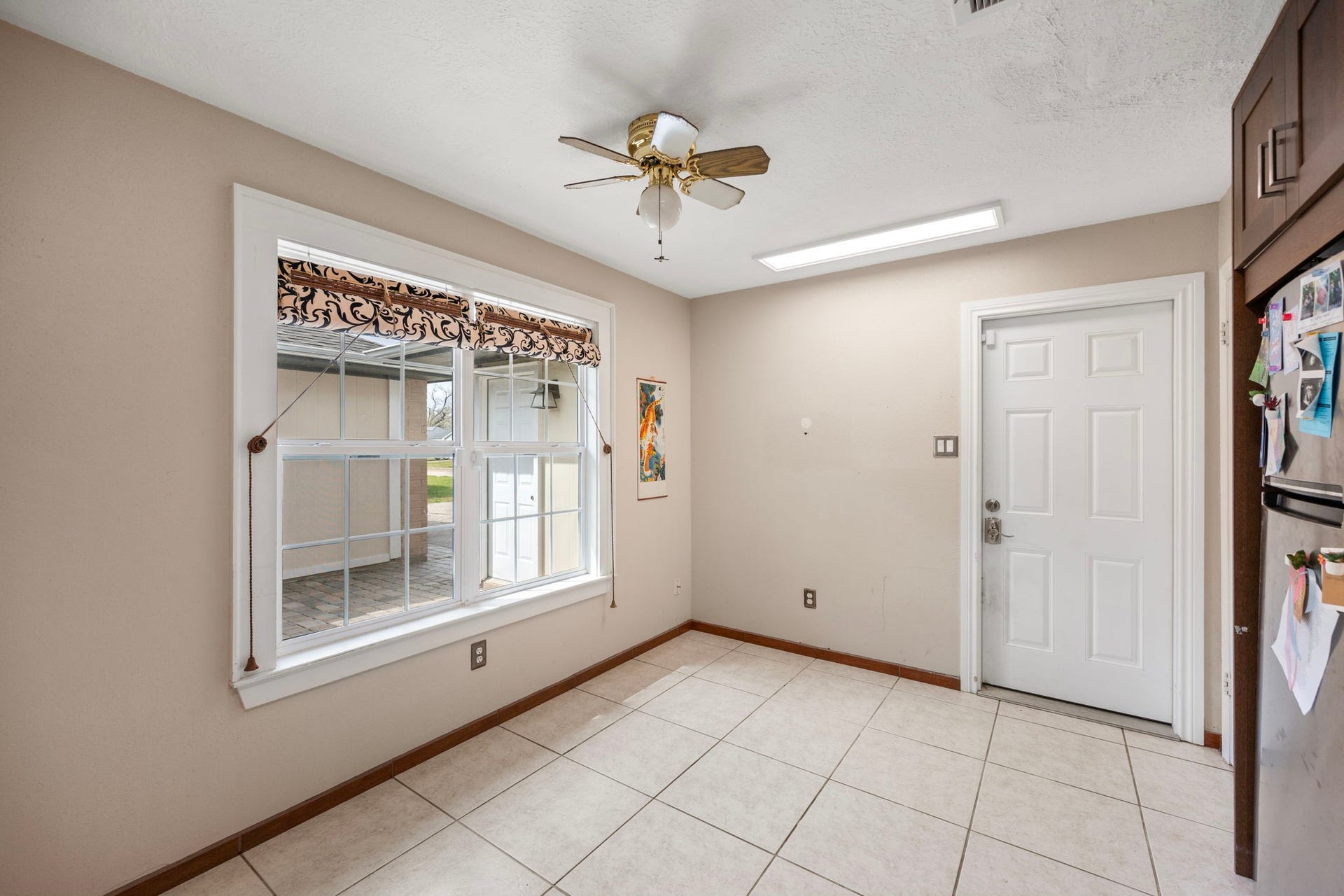 2327 Colonial Ridge Drive, Friendswood, TX 77546 2327 Colonial Ridge Drive, Friendswood, TX 77546
