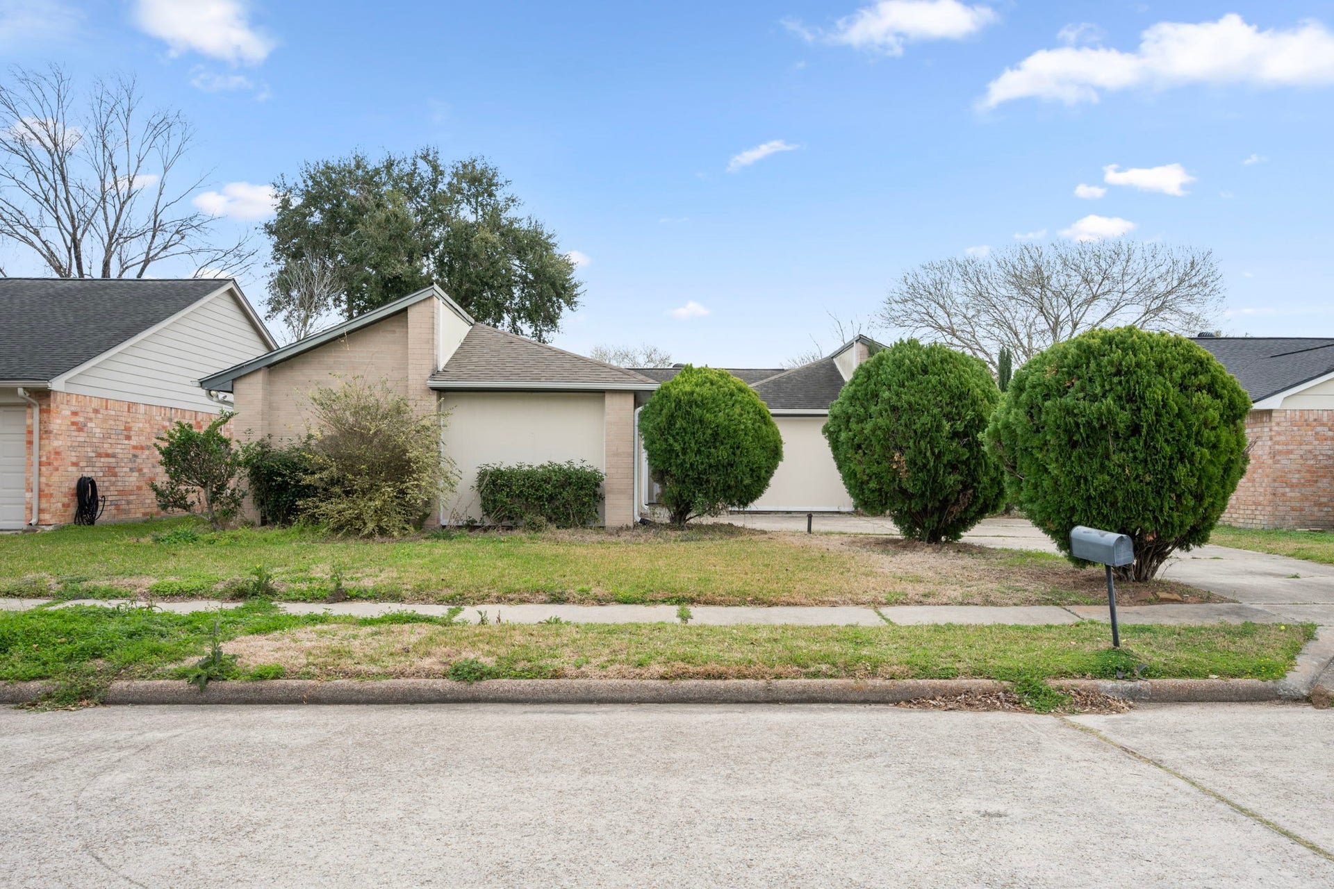 2327 Colonial Ridge Drive, Friendswood, TX 77546 2327 Colonial Ridge Drive, Friendswood, TX 77546
