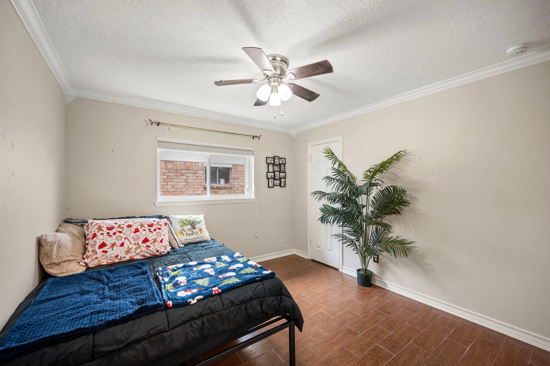 2327 Colonial Ridge Drive, Friendswood, TX 77546 2327 Colonial Ridge Drive, Friendswood, TX 77546