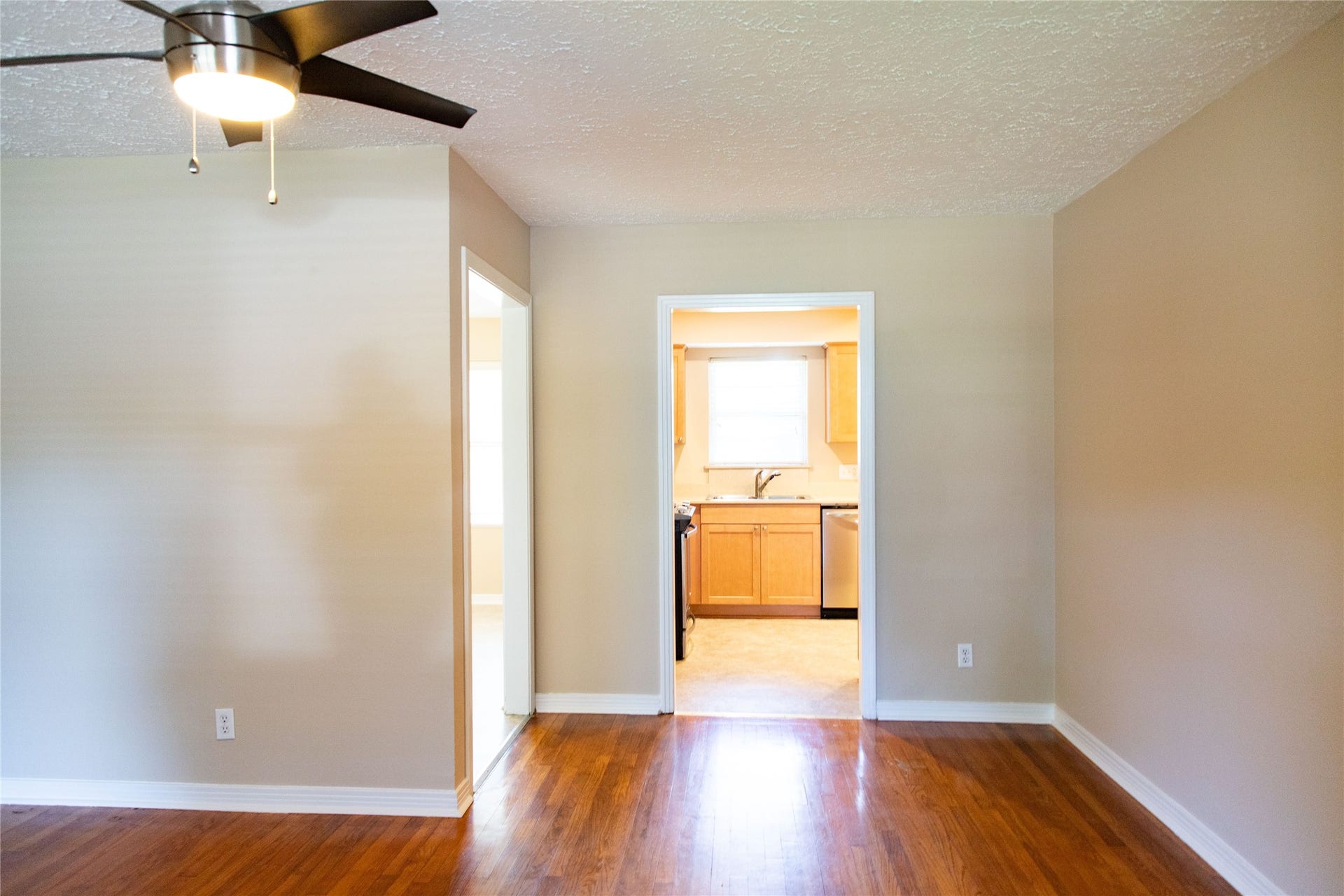 4013 Woodfin Street, Houston, TX 77025 4013 Woodfin Street, Houston, TX 77025