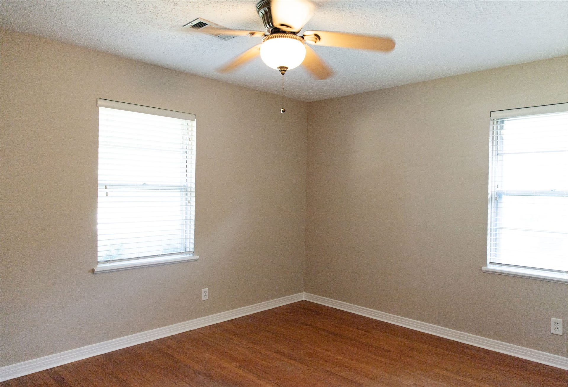 4013 Woodfin Street, Houston, TX 77025 4013 Woodfin Street, Houston, TX 77025