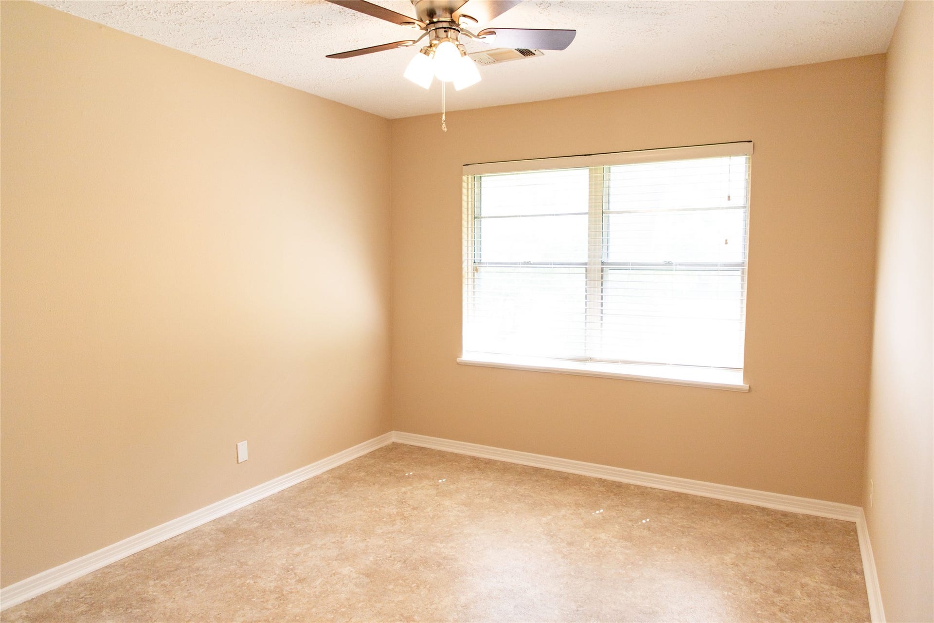 4013 Woodfin Street, Houston, TX 77025 4013 Woodfin Street, Houston, TX 77025