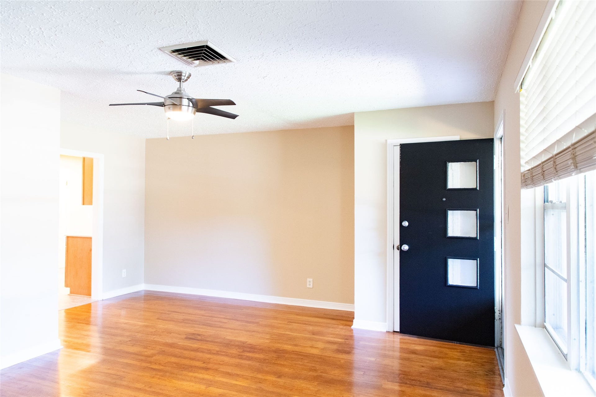 4013 Woodfin Street, Houston, TX 77025 4013 Woodfin Street, Houston, TX 77025