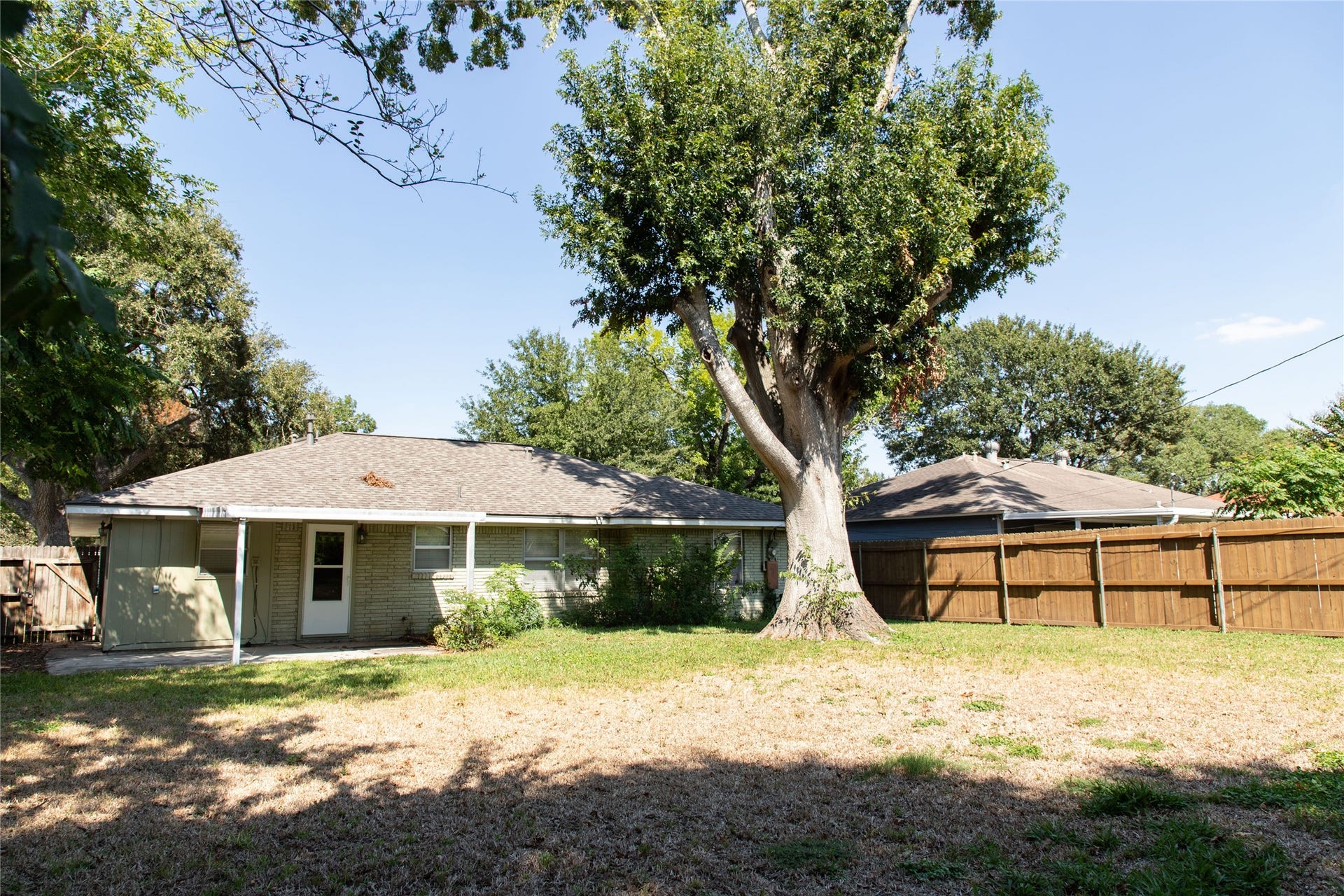 4013 Woodfin Street, Houston, TX 77025 4013 Woodfin Street, Houston, TX 77025