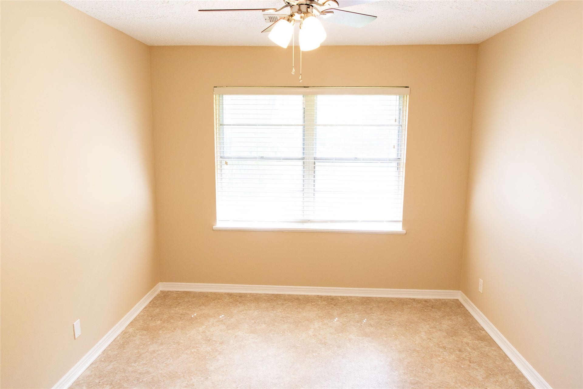4013 Woodfin Street, Houston, TX 77025 4013 Woodfin Street, Houston, TX 77025