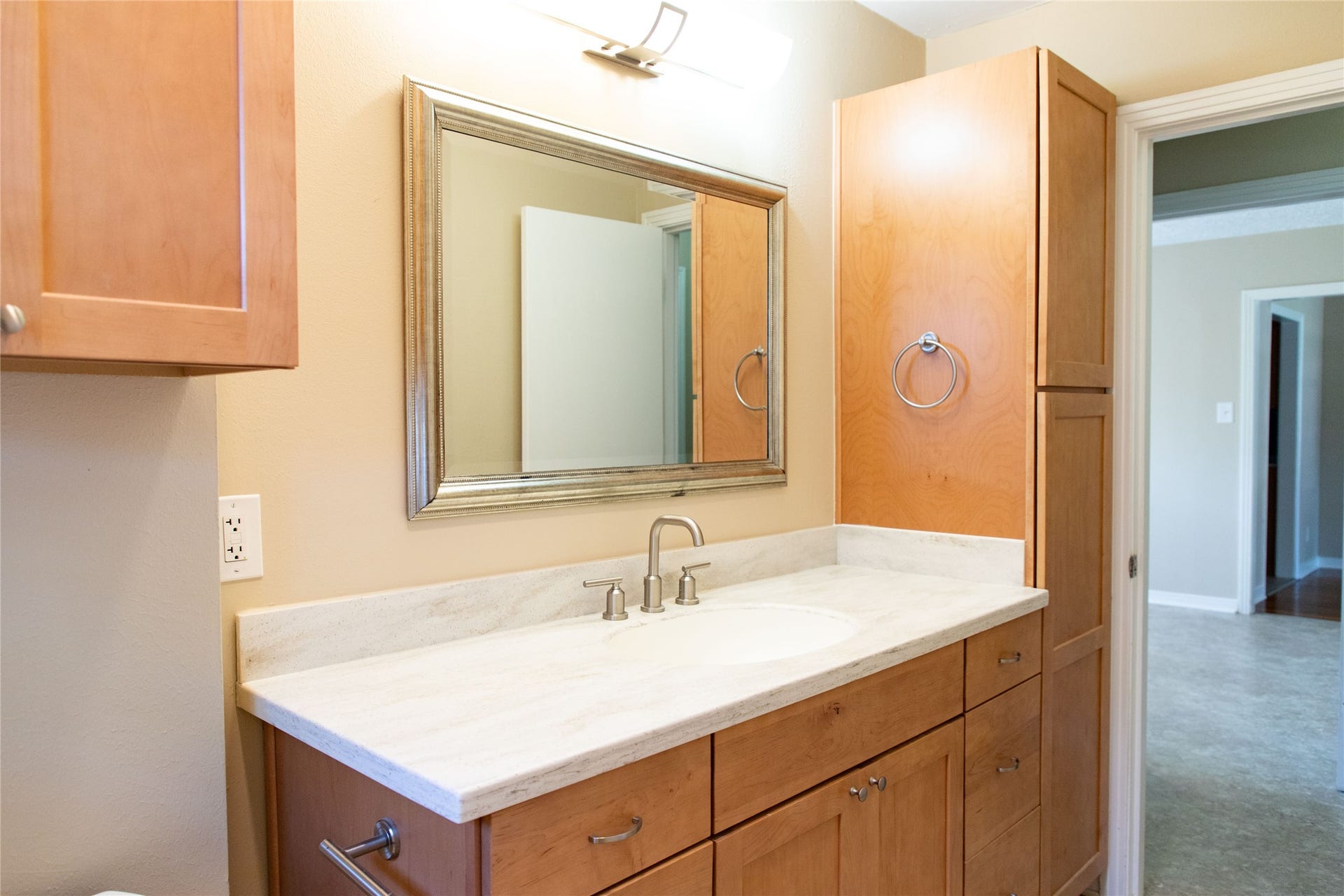 4013 Woodfin Street, Houston, TX 77025 4013 Woodfin Street, Houston, TX 77025
