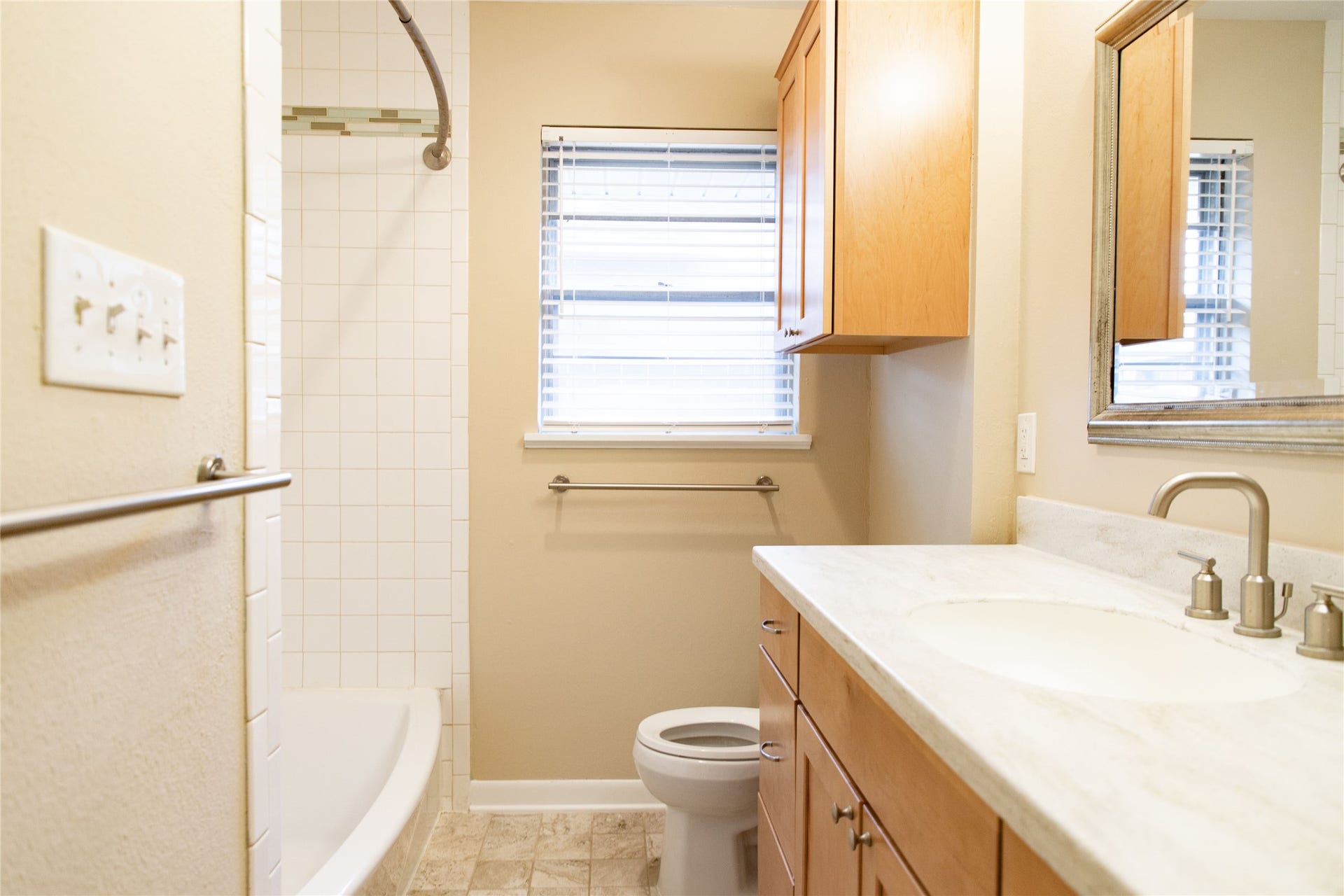 4013 Woodfin Street, Houston, TX 77025 4013 Woodfin Street, Houston, TX 77025
