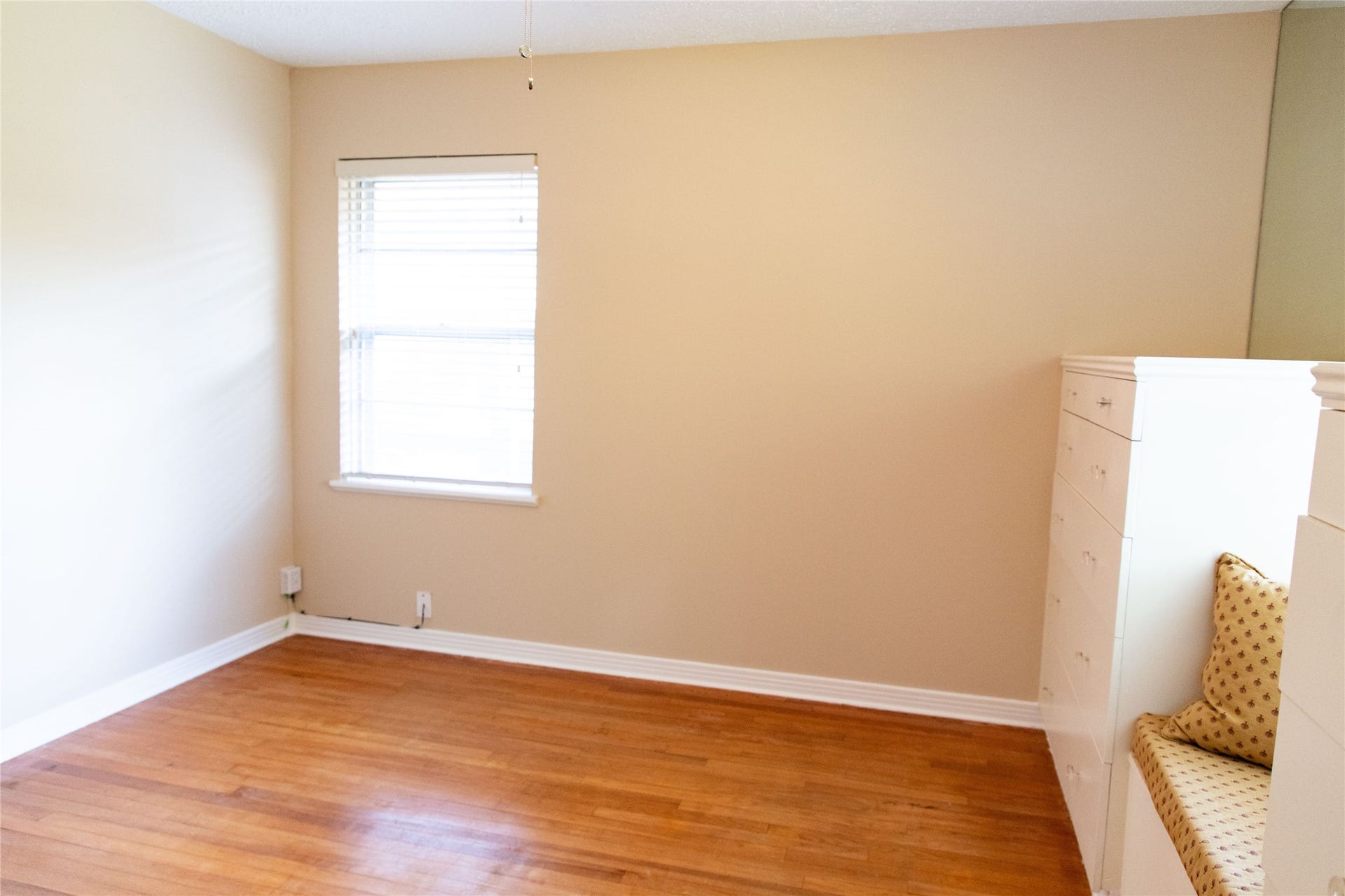 4013 Woodfin Street, Houston, TX 77025 4013 Woodfin Street, Houston, TX 77025