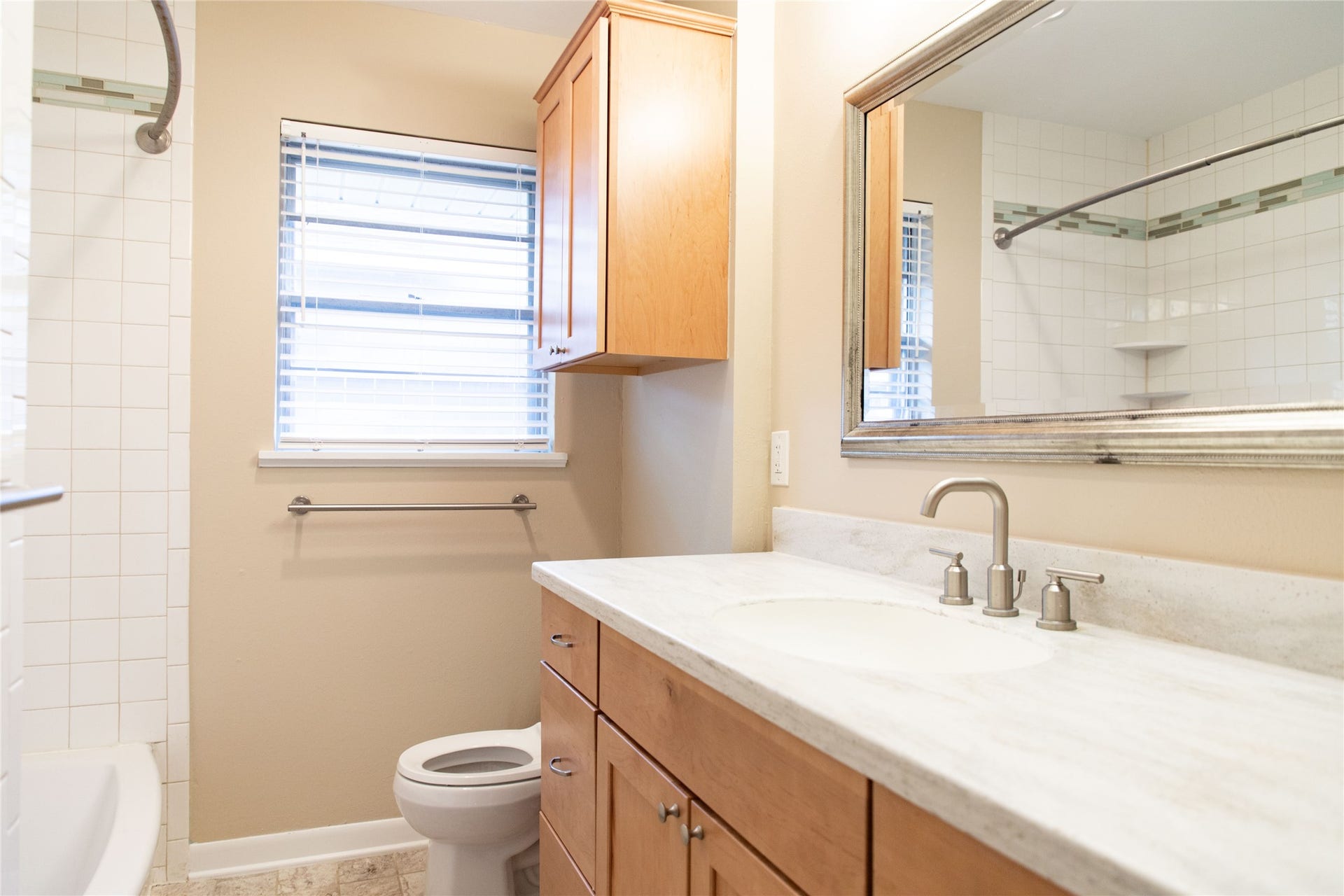 4013 Woodfin Street, Houston, TX 77025 4013 Woodfin Street, Houston, TX 77025