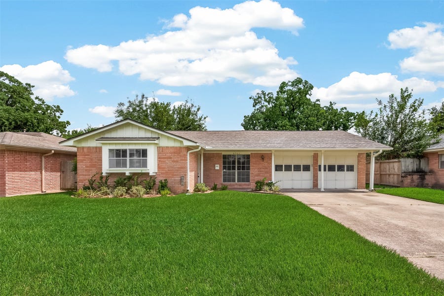 Property photo for 6727 Grovewood Lane, Houston, TX