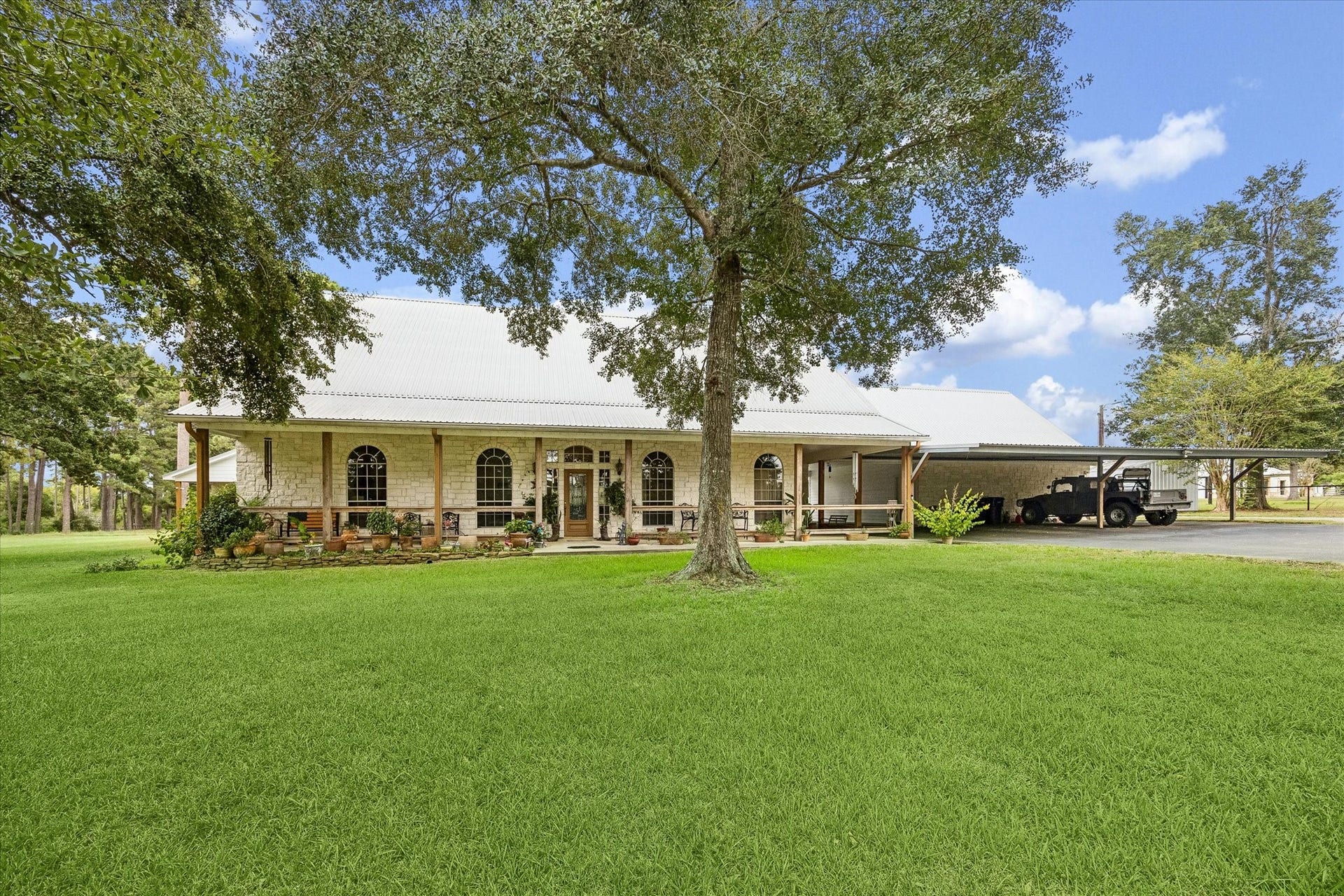 25812 Kickapoo Road, Hockley, TX 77447 Welcome Home!