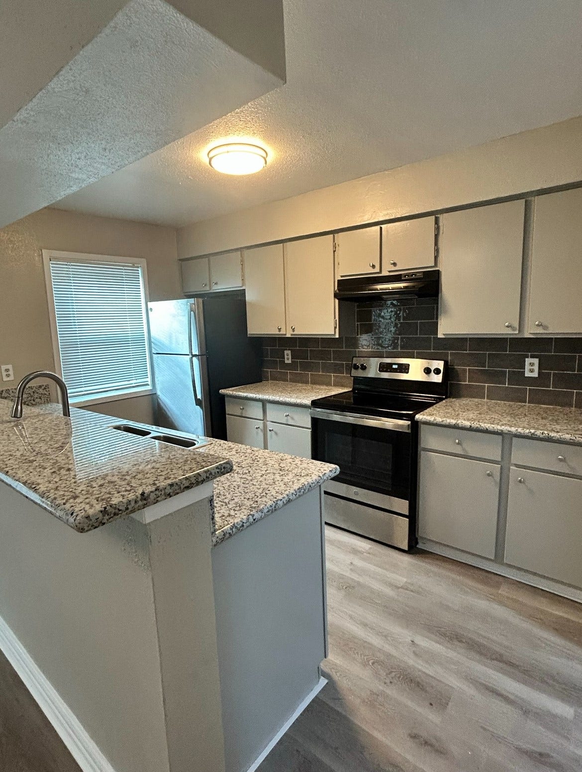 3901 Woodchase Drive, #24, Houston, TX 77042 3901 Woodchase Drive, #24, Houston, TX 77042