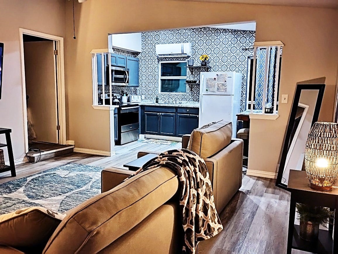 4507 W Bayshore Drive, Bacliff, TX 77518 4507 W Bayshore Drive, Bacliff, TX 77518