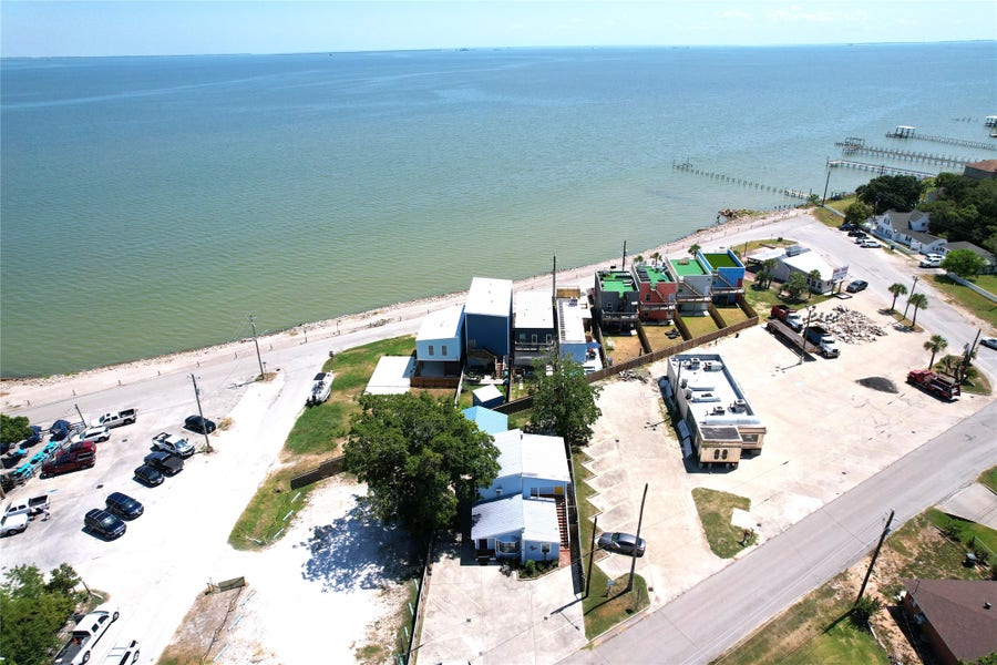 Property photo for 4507 W Bayshore Drive, Bacliff, TX