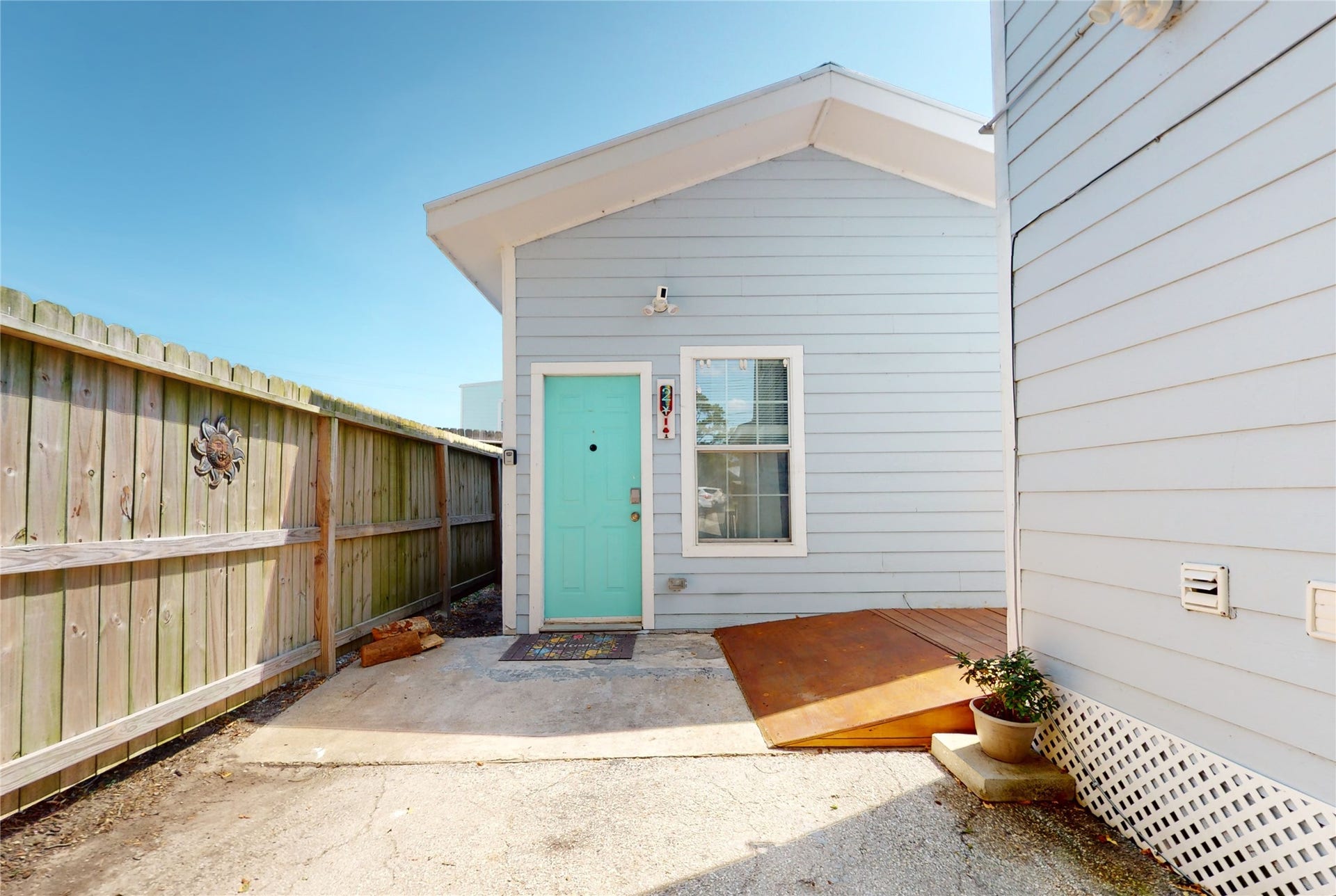 4507 W Bayshore Drive, Bacliff, TX 77518 4507 W Bayshore Drive, Bacliff, TX 77518