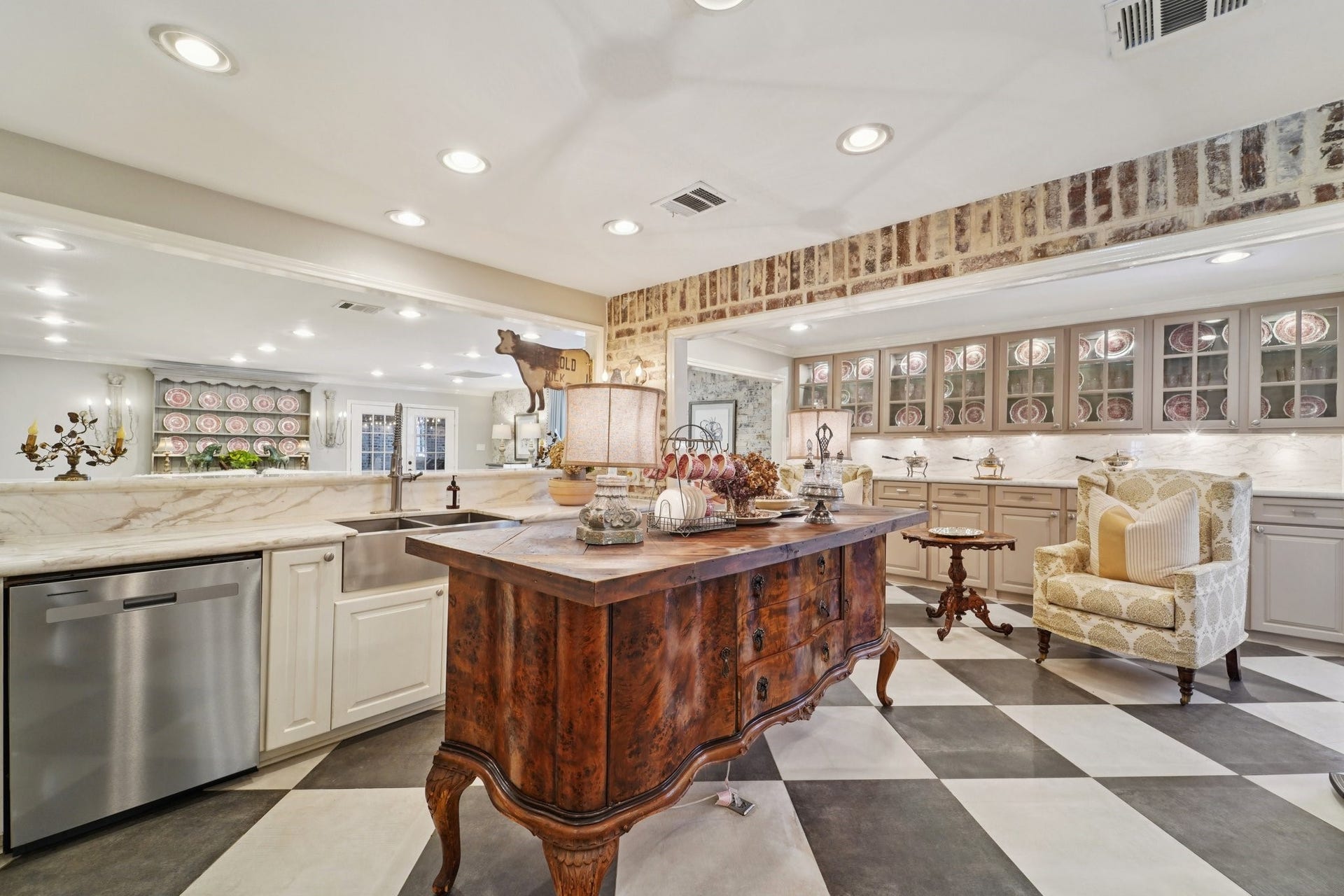 11403 Holidan Way, Hedwig Village, TX 77024