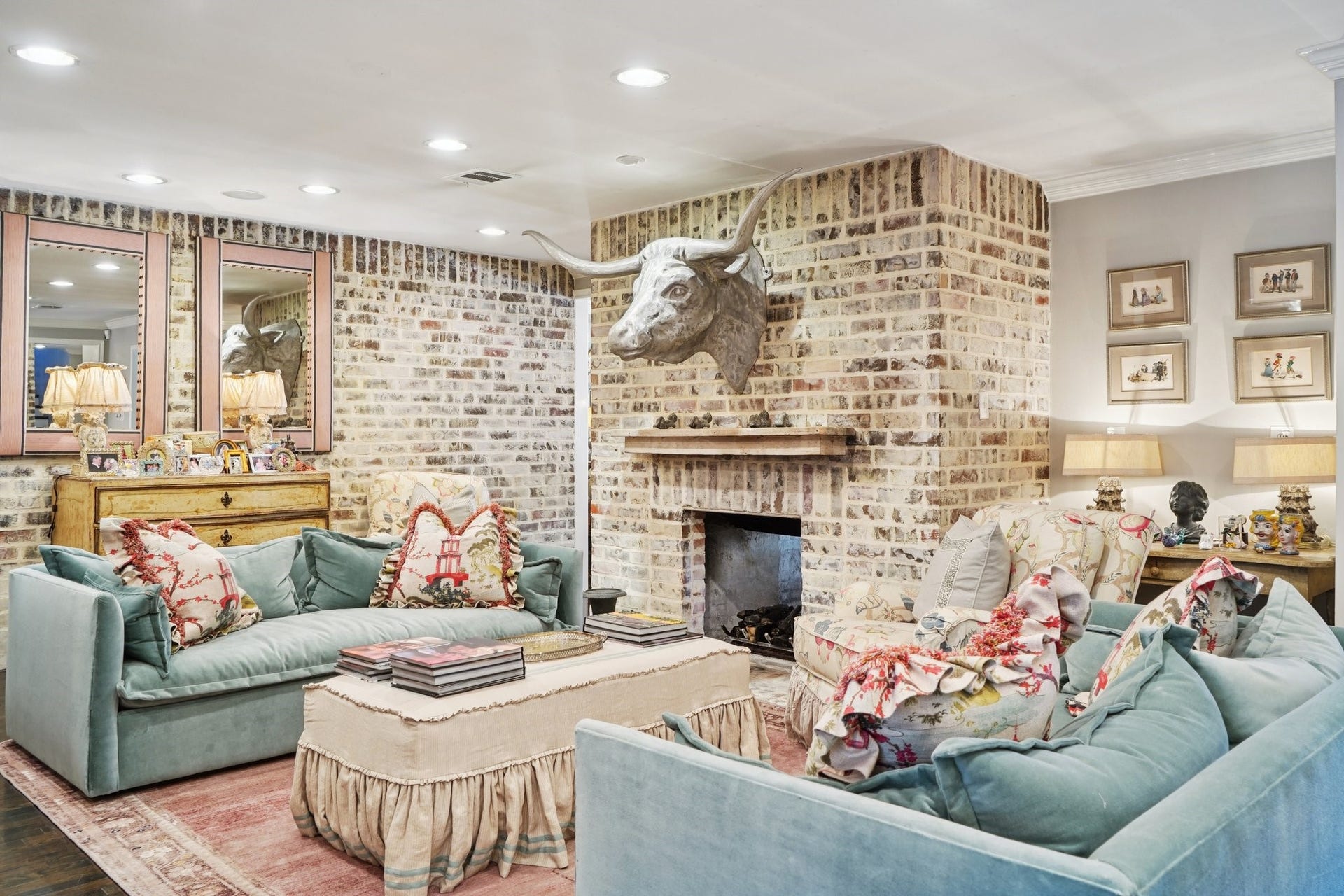 11403 Holidan Way, Hedwig Village, TX 77024