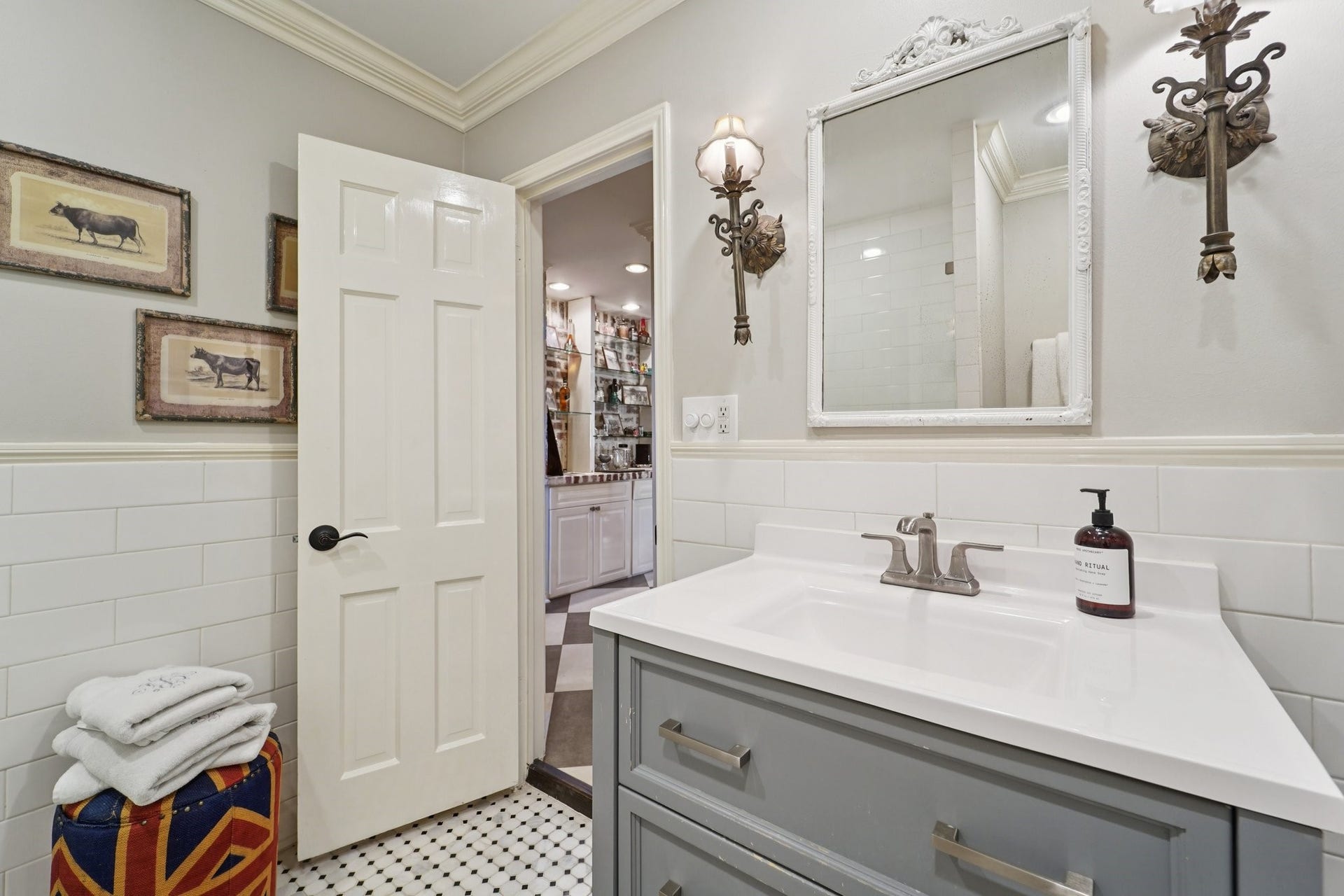11403 Holidan Way, Hedwig Village, TX 77024