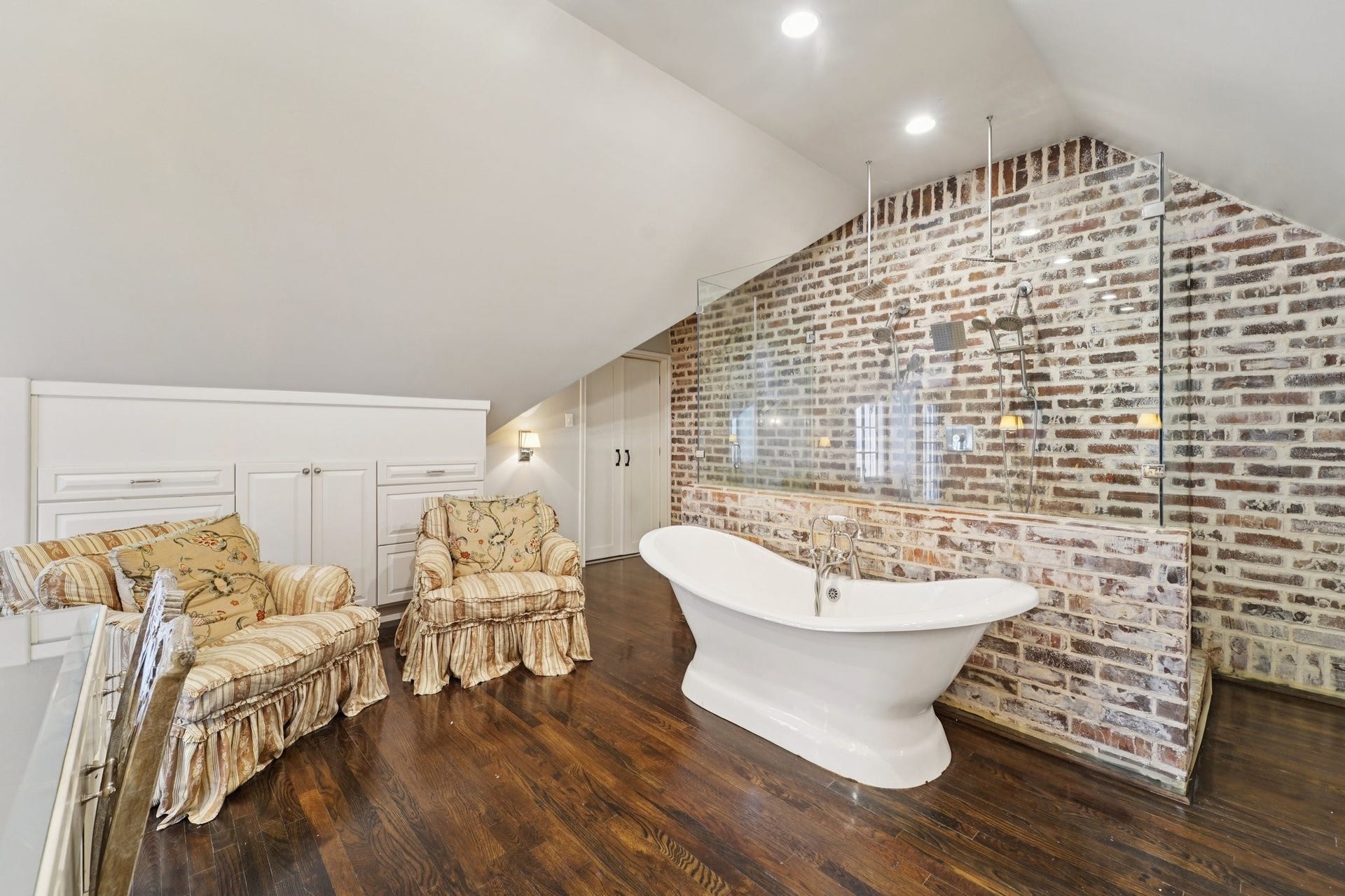 11403 Holidan Way, Hedwig Village, TX 77024