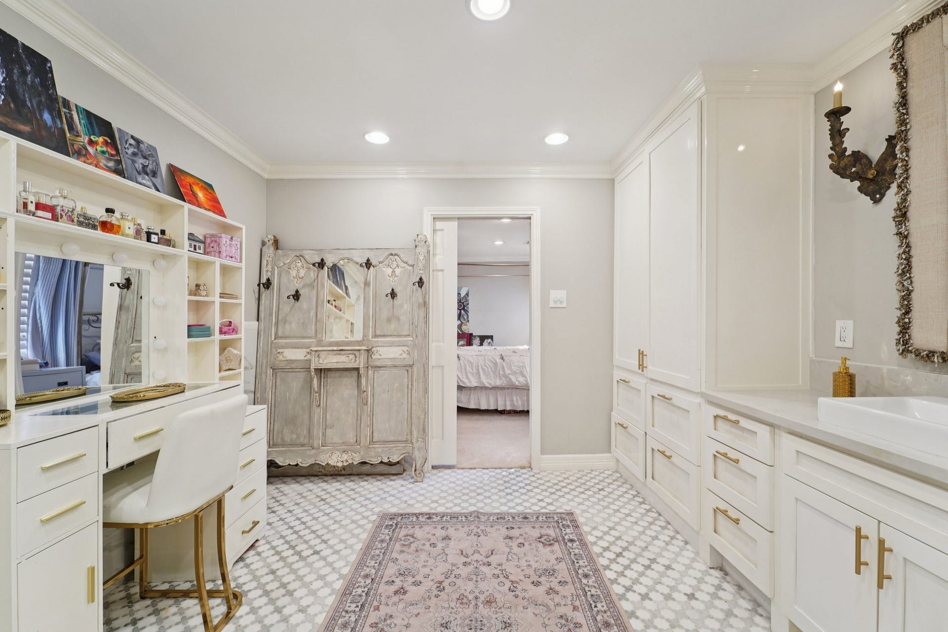 11403 Holidan Way, Hedwig Village, TX 77024