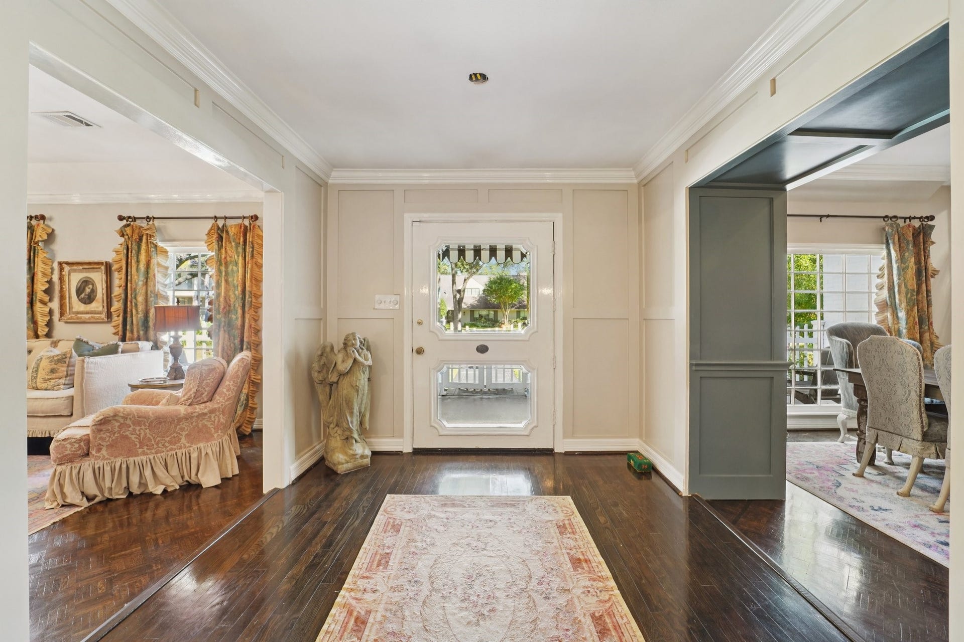 11403 Holidan Way, Hedwig Village, TX 77024
