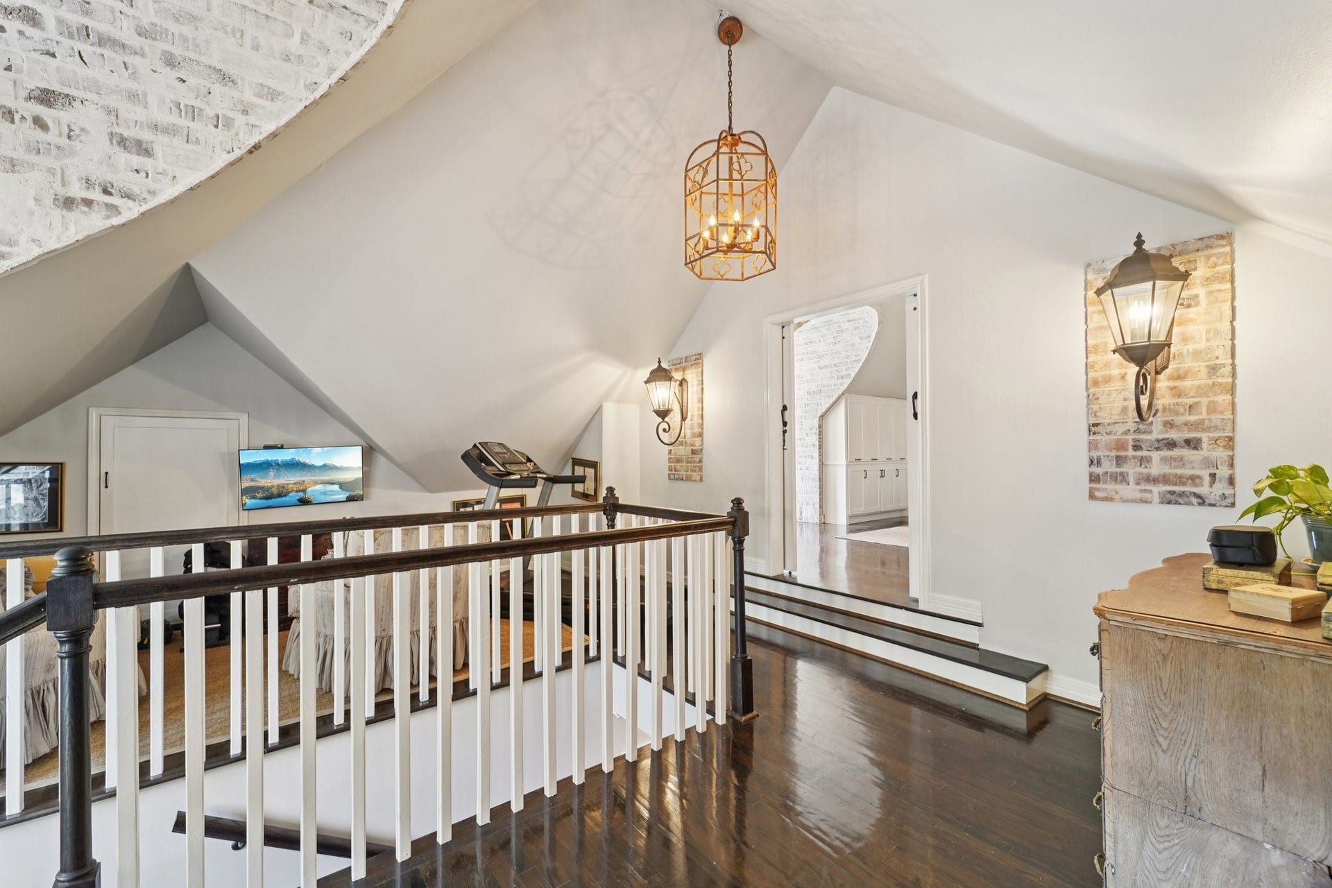 11403 Holidan Way, Hedwig Village, TX 77024