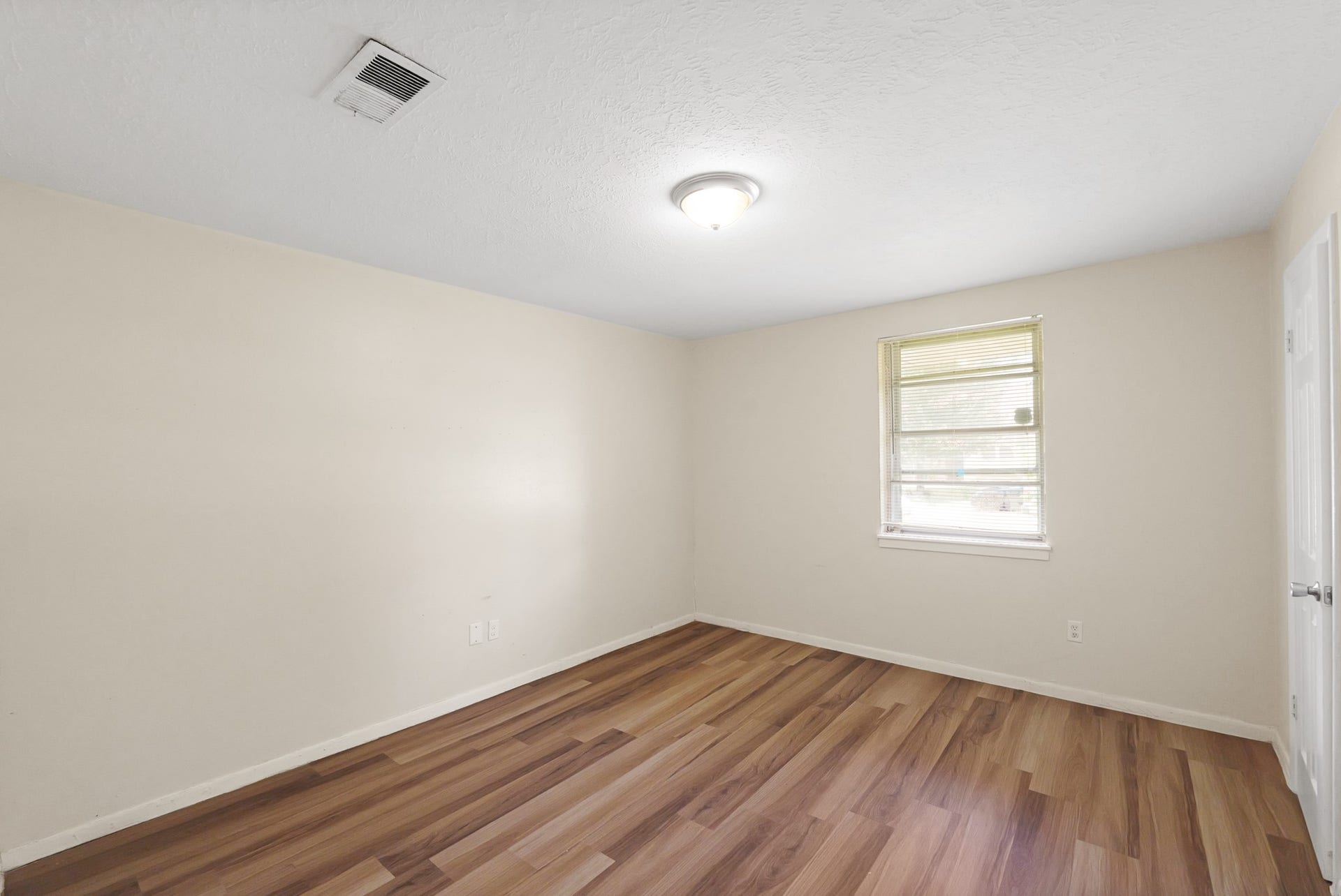 515 Lloyd Lane, Baytown, TX 77521