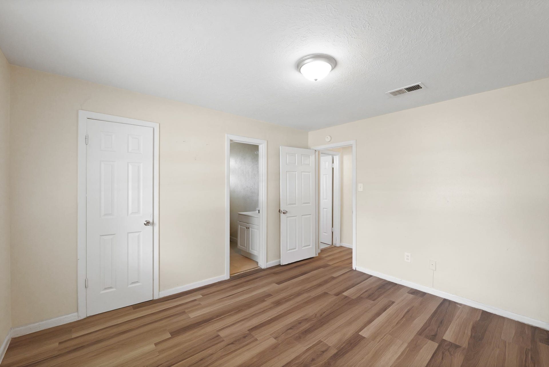 515 Lloyd Lane, Baytown, TX 77521