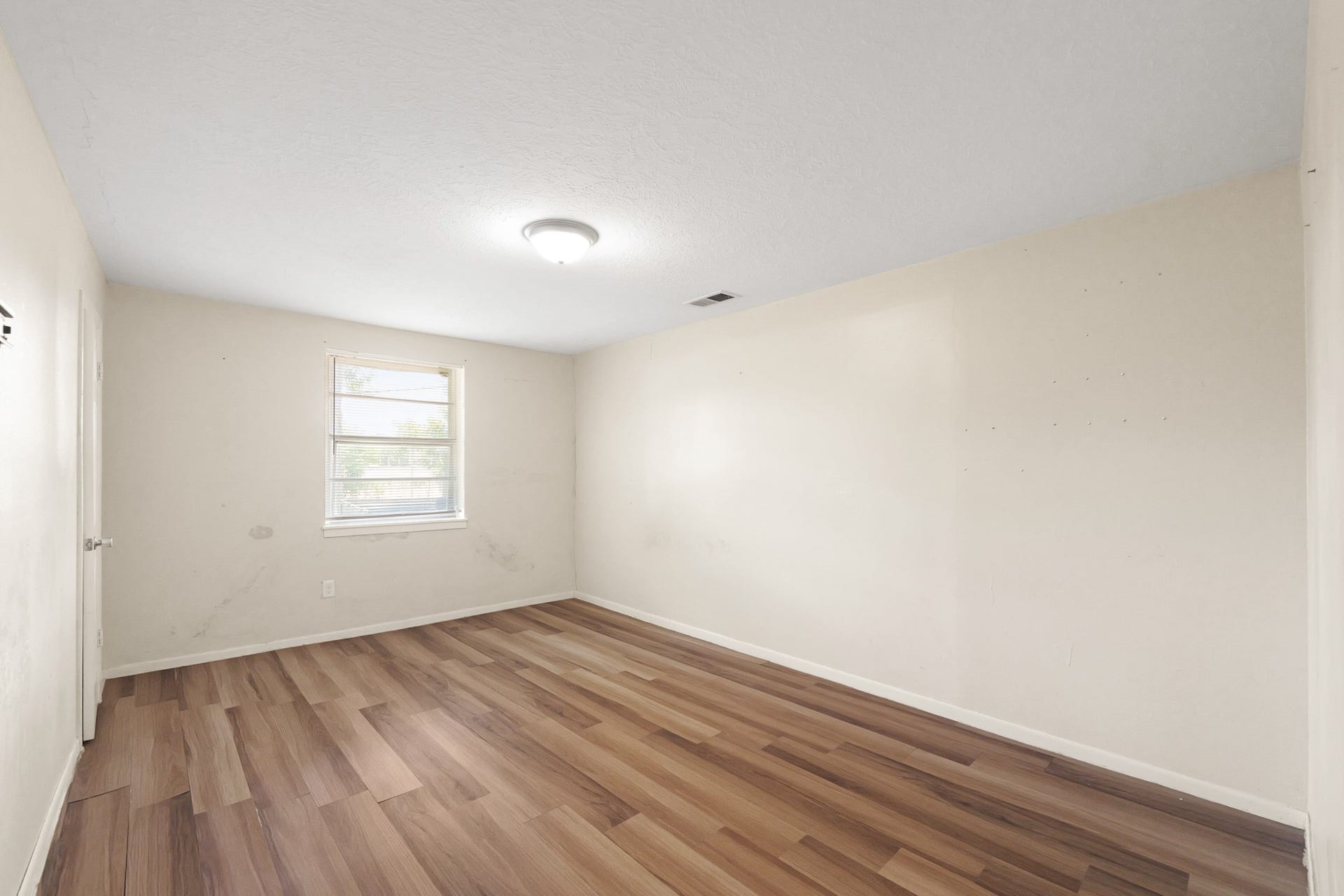 515 Lloyd Lane, Baytown, TX 77521